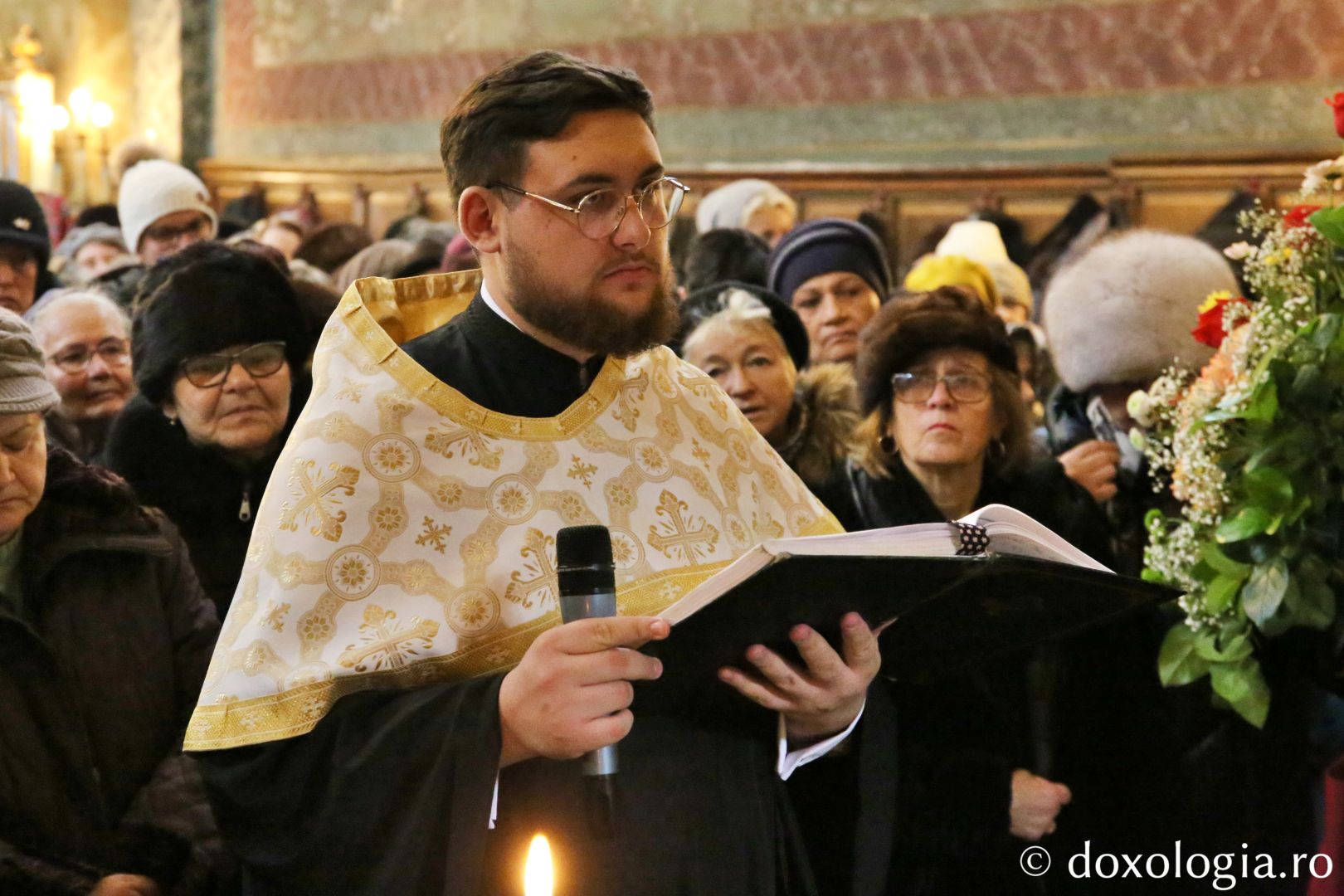 psalt citește Apostolul