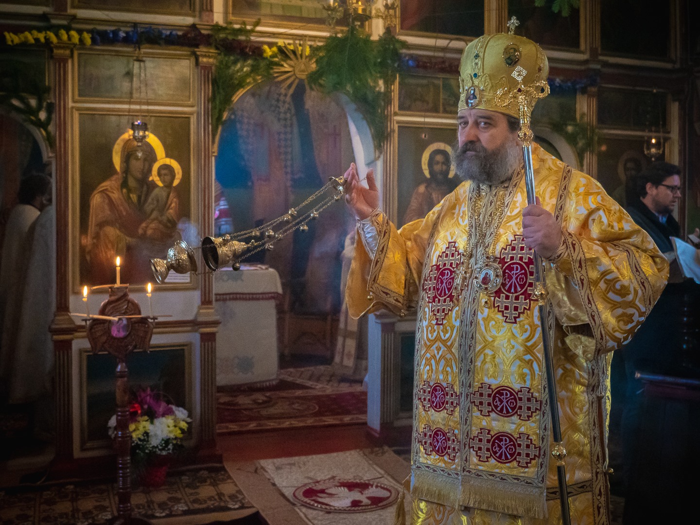 PS Nichifor Botoșăneanul la Sfânta Liturghie