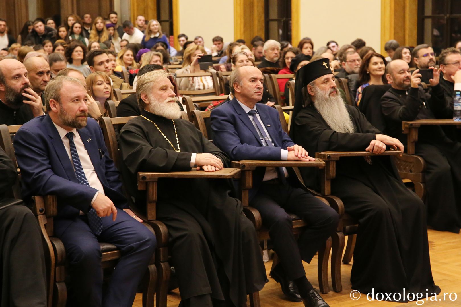 Bucuria Nașterii Domnului la Serbarea de Crăciun a Facultății de Teologie Ortodoxă din Iași