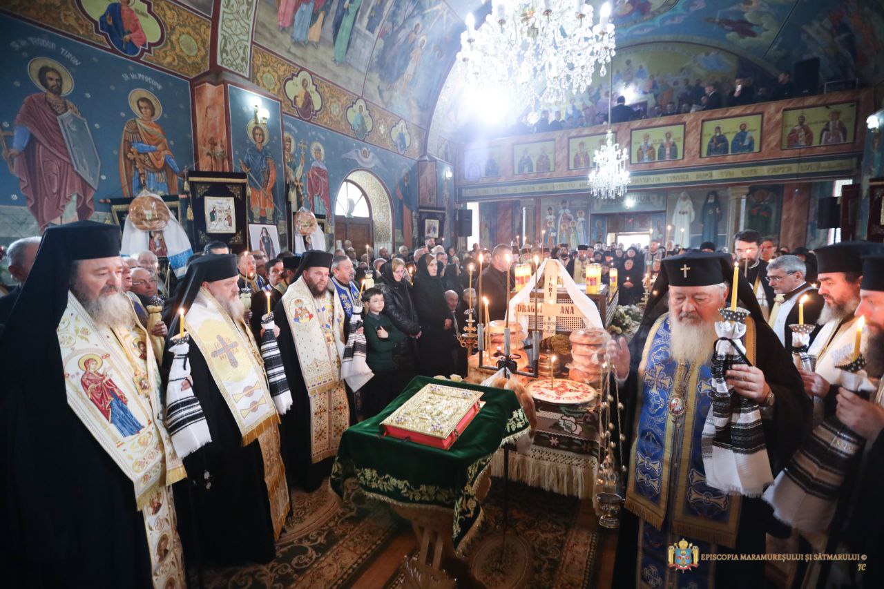 slujba de înmormântare a mamei PS Macarie