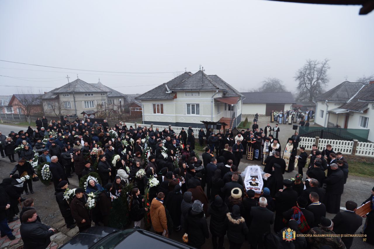 slujba de înmormântare a mamei PS Macarie