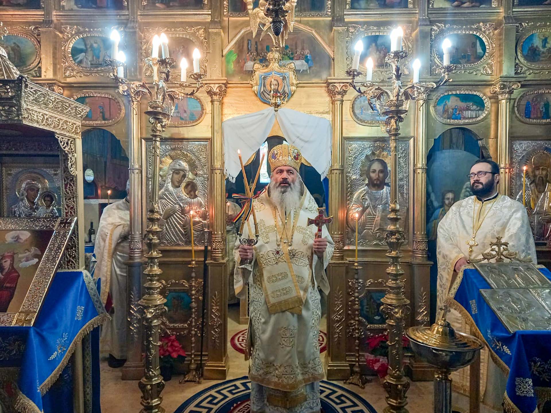 Slujbă arhierească la hramul Parohiei Alexandru cel Bun