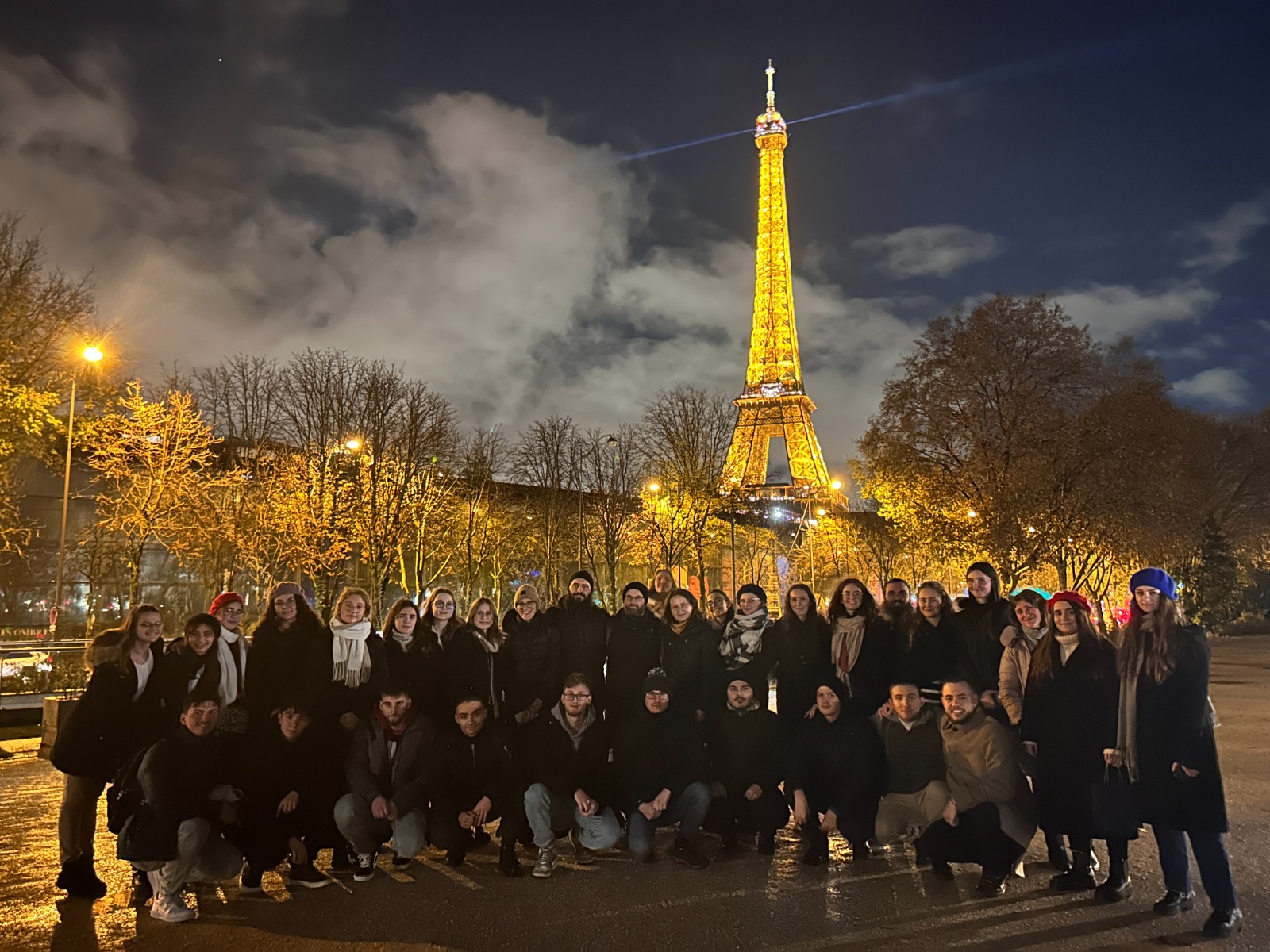 tineri la Paris, Turnul Eiffel