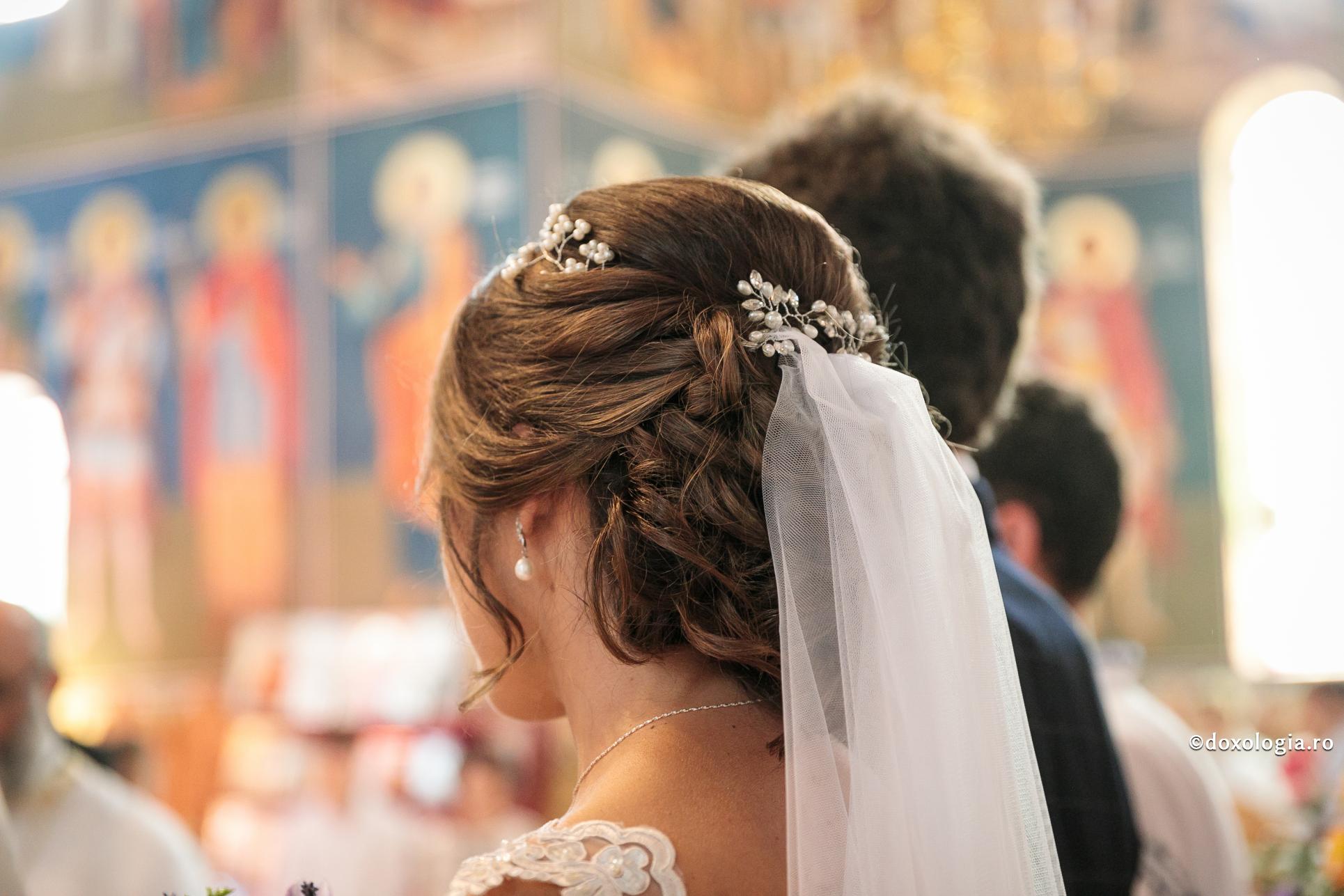 Familia creștină în viziunea Sfântului Ioan Gură de Aur miri la cununia religioasă