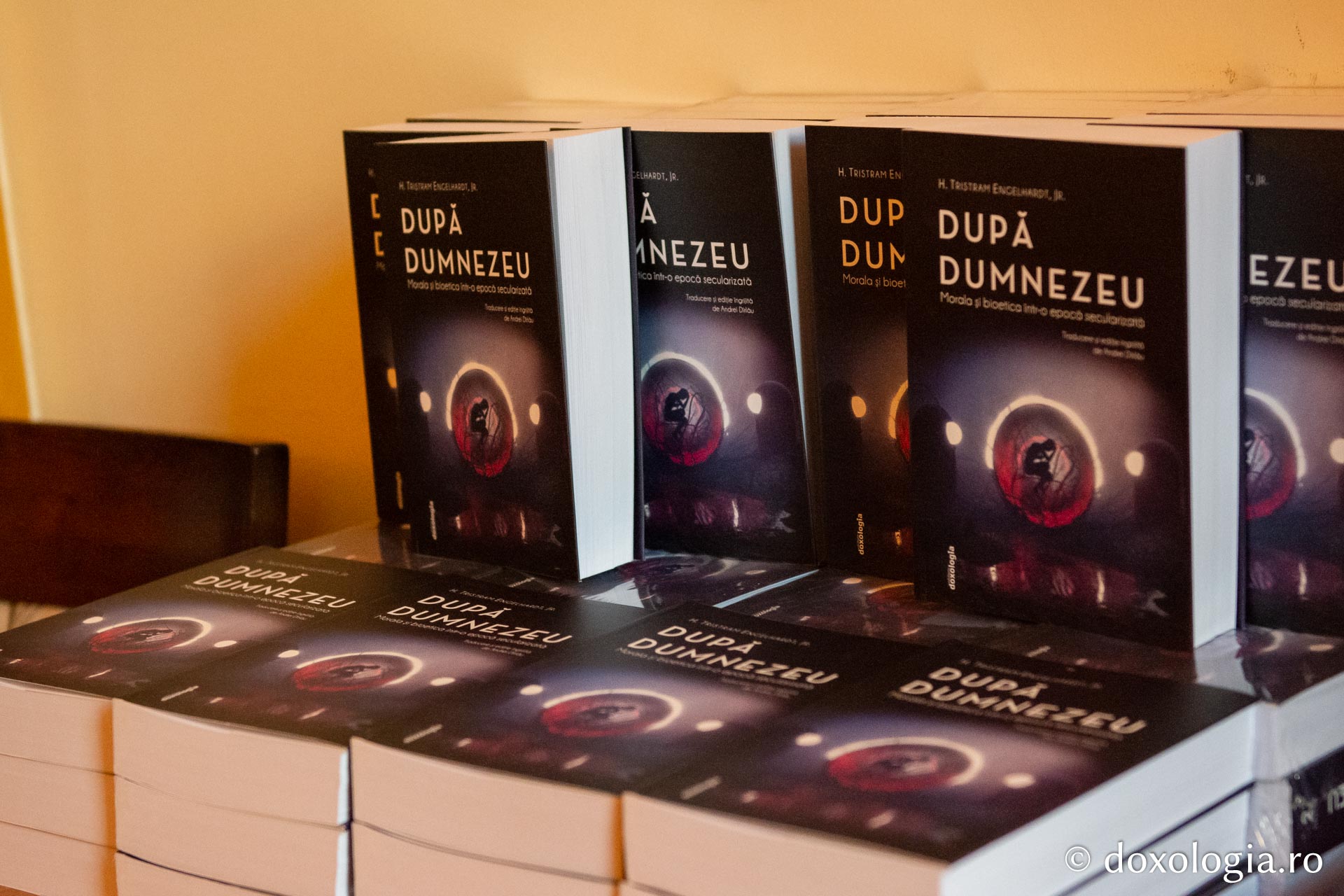 Lansarea cărții „După Dumnezeu: morala și bioetica într-o epocă secularizată” de H. Tristram Engelhardt Jr.