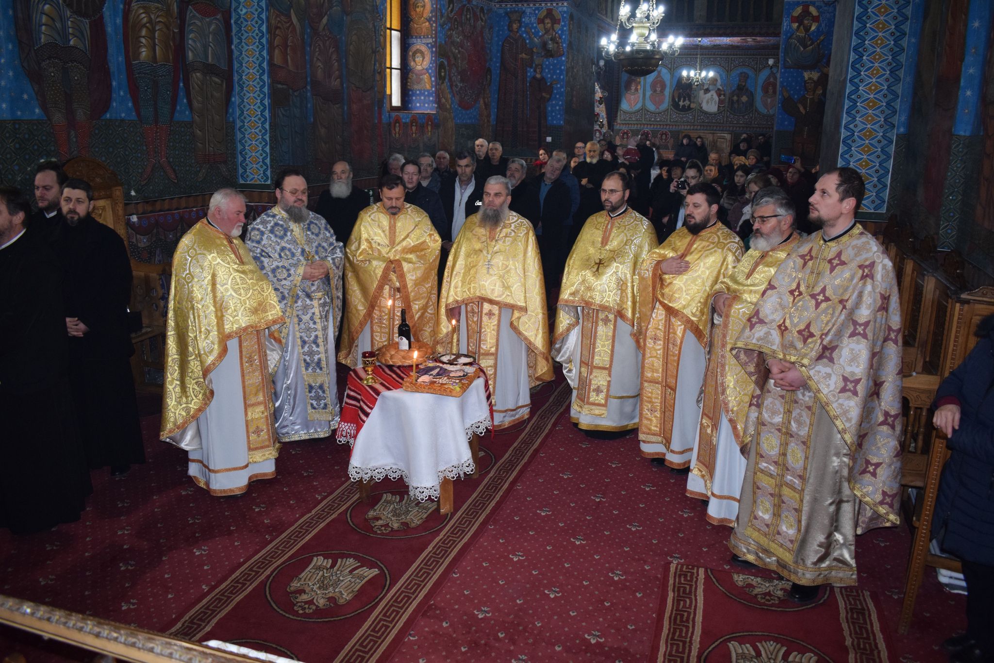 preoți la slujba de pomenire