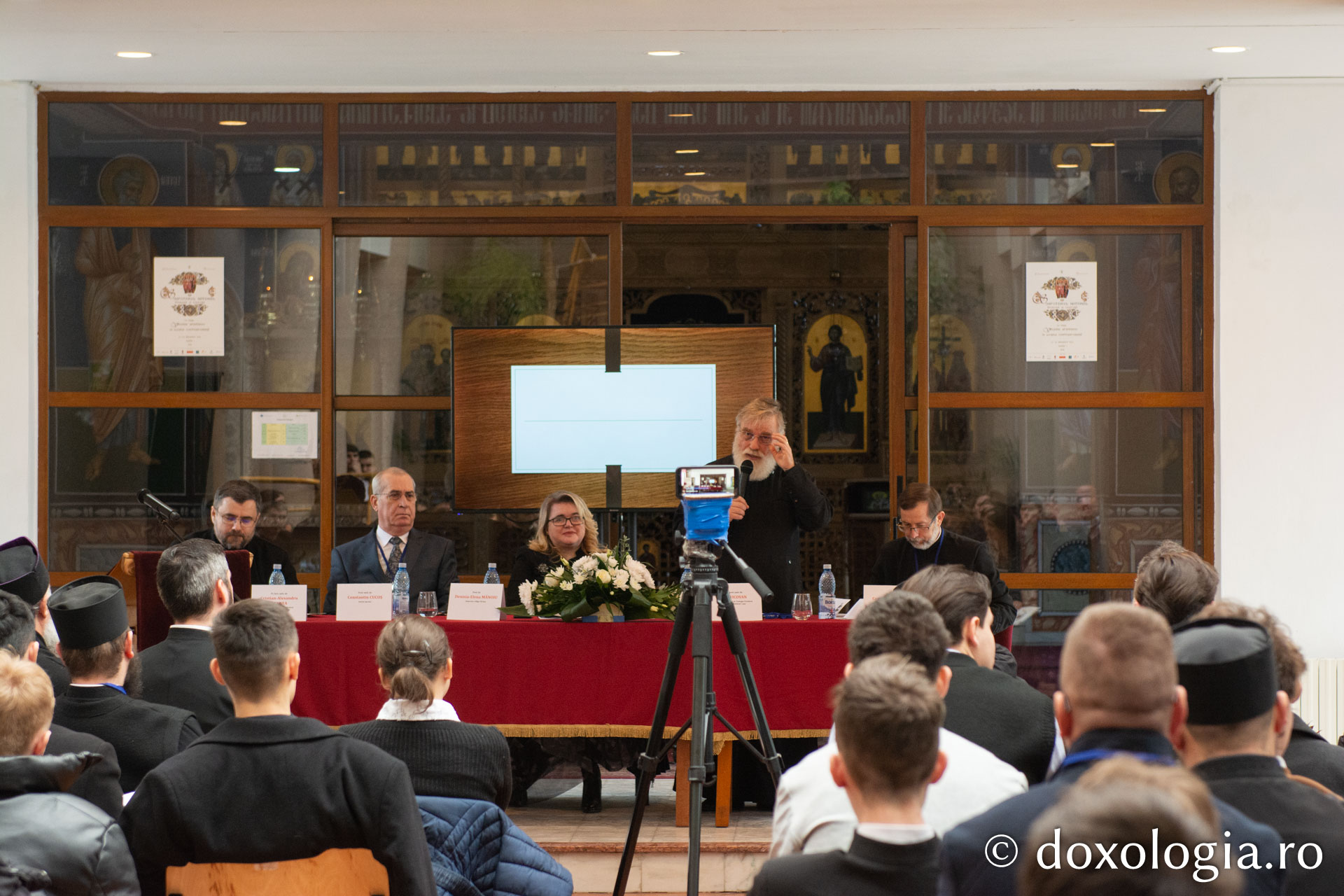 Simpozionul Naţional „Teologie şi Cultură”, la Seminarul Teologic Ortodox „Sfântul Vasile cel Mare” din Iași