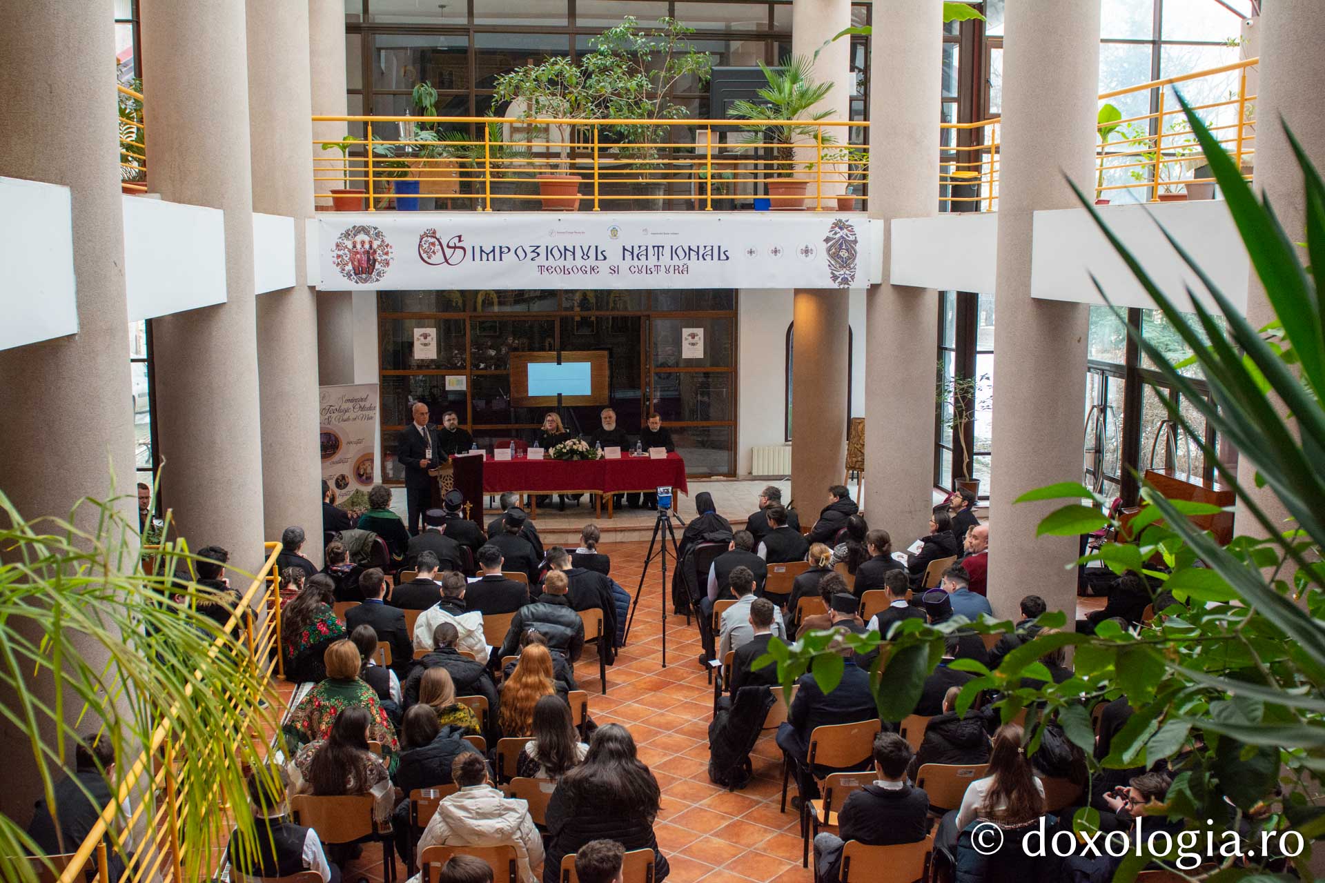 Simpozionul Naţional „Teologie şi Cultură”, la Seminarul Teologic Ortodox „Sfântul Vasile cel Mare” din Iași