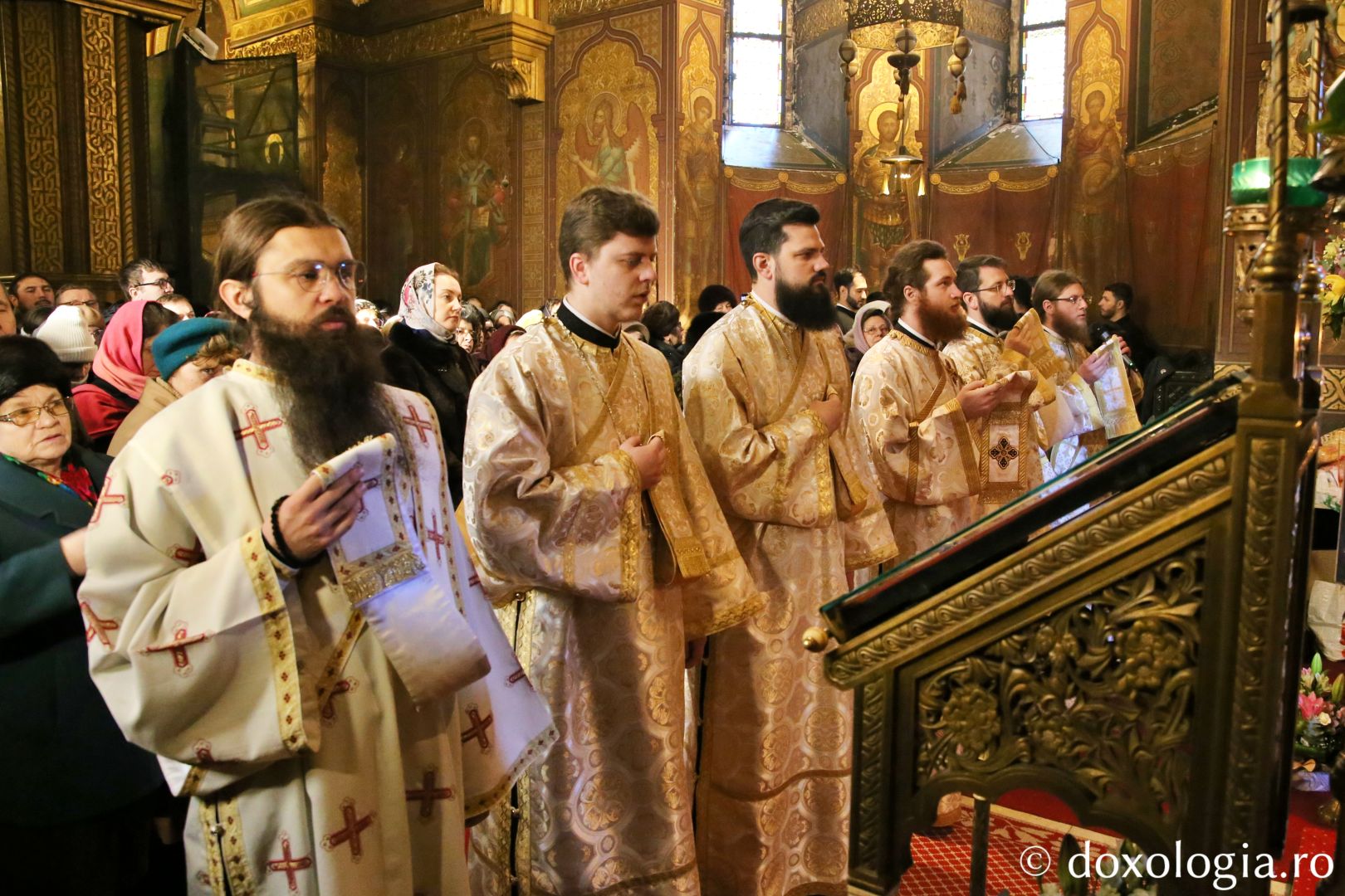 Slujbă arhierească la hramul Mănăstirii „Sfinții Trei Ierarhi” din Iași