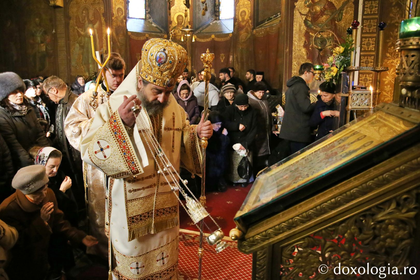 Slujbă arhierească la hramul Mănăstirii „Sfinții Trei Ierarhi” din Iași