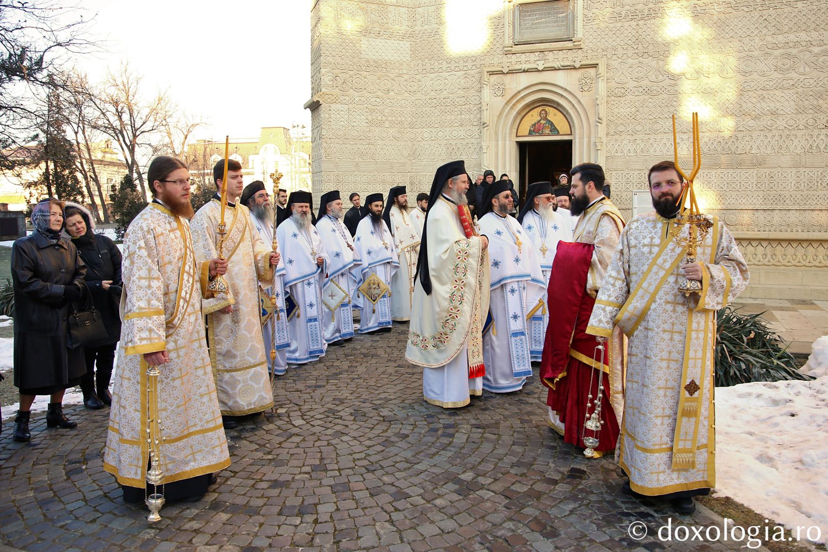 Slujbă arhierească la hramul Mănăstirii „Sfinții Trei Ierarhi” din Iași