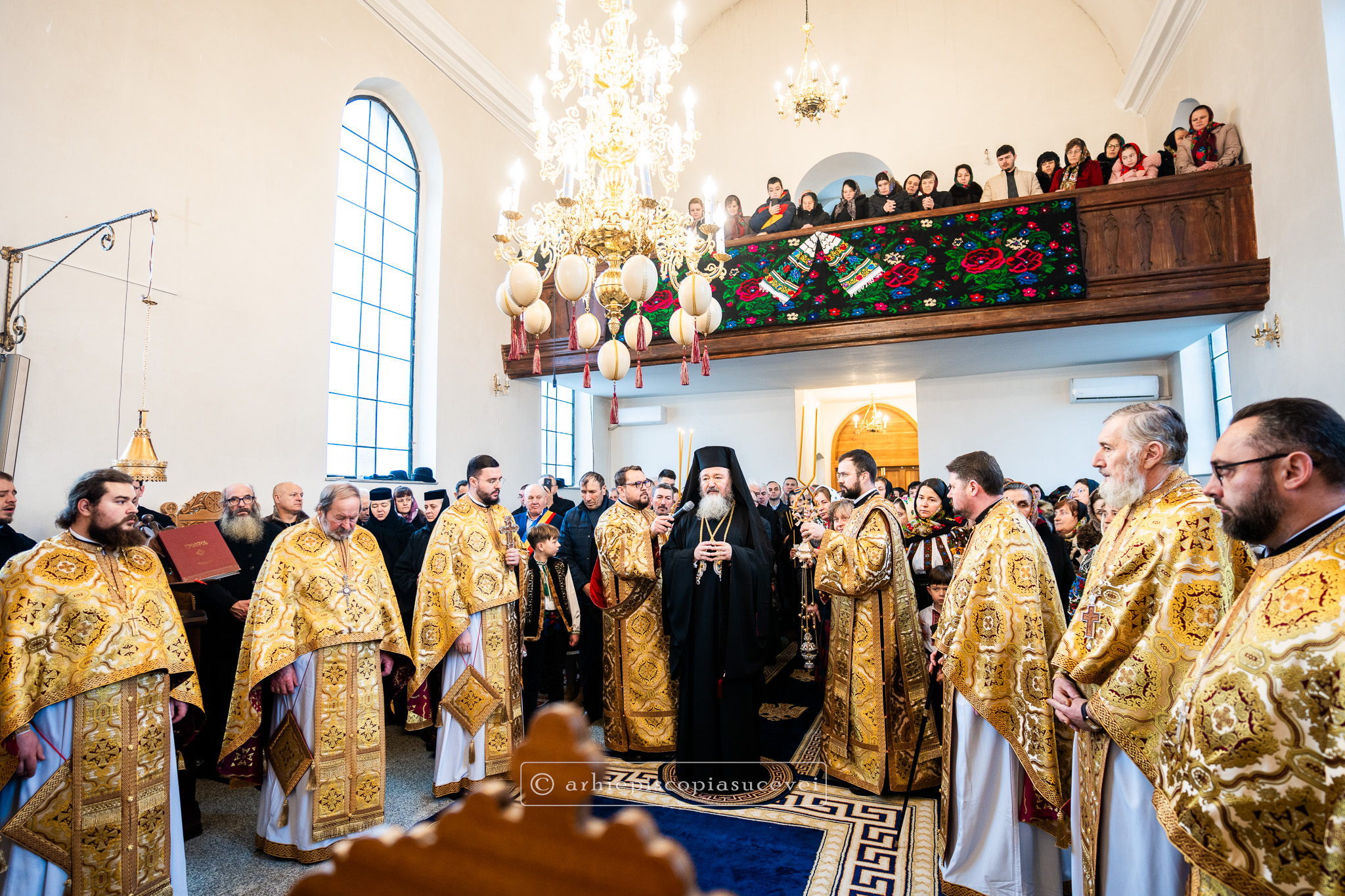 Liturghie arhierească la Mănăstirea Arbore / Foto: Arhiepiscopia Sucevei și Rădăuților Liturghie arhierească la Mănăstirea Arbore