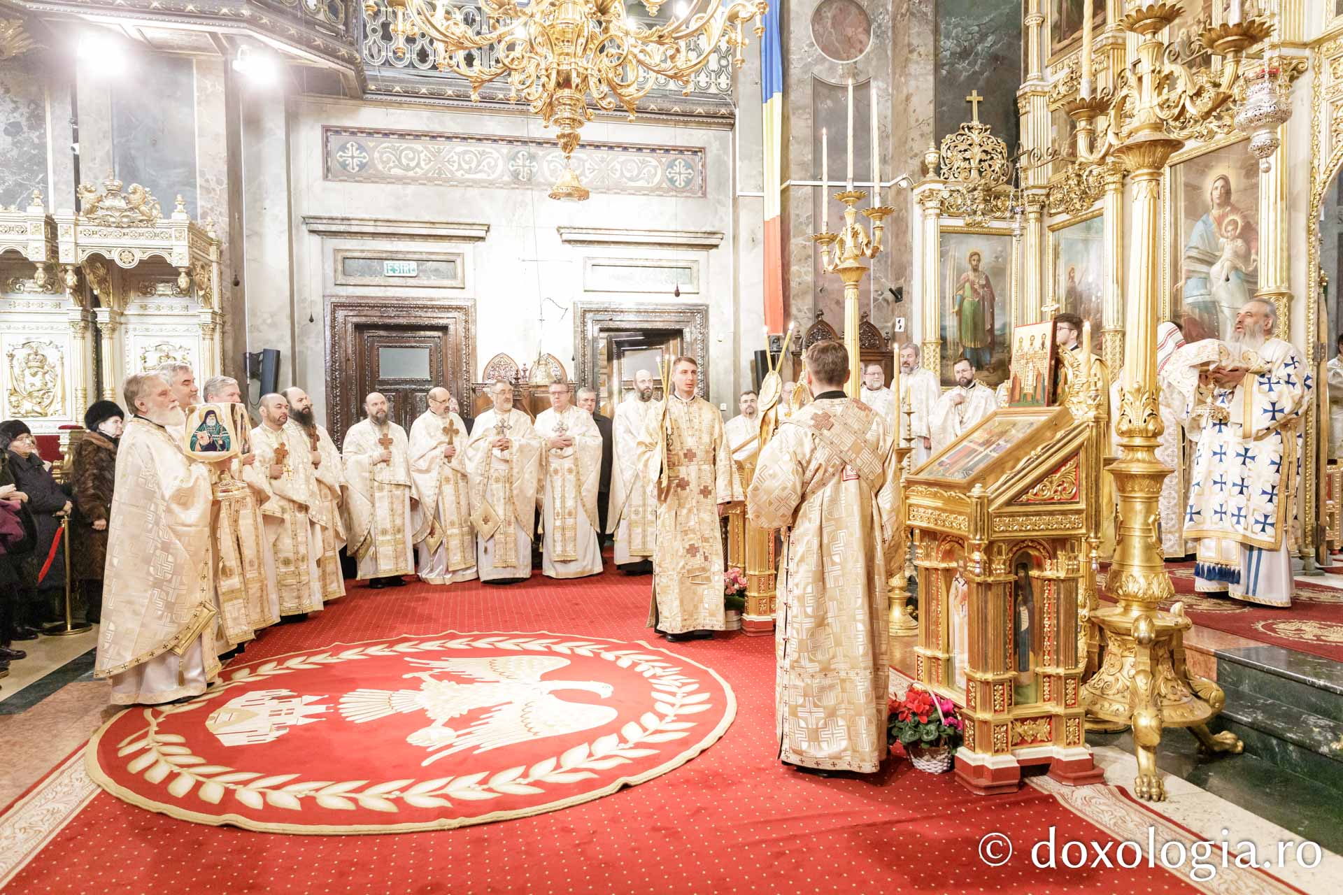 Sfinții Trei Ierarhi, sărbătoriți de studenții teologi ortodocși din capitala Moldovei