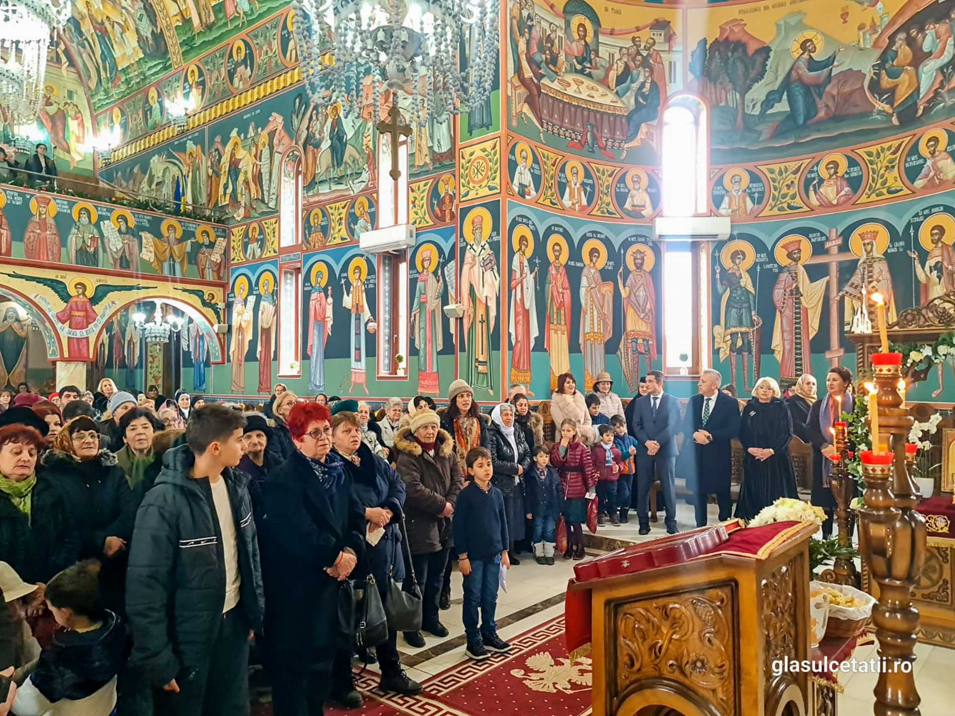 Preasfințitul Părinte Emilian Crișanul a slujit în Parohia Grădiște II din Arad