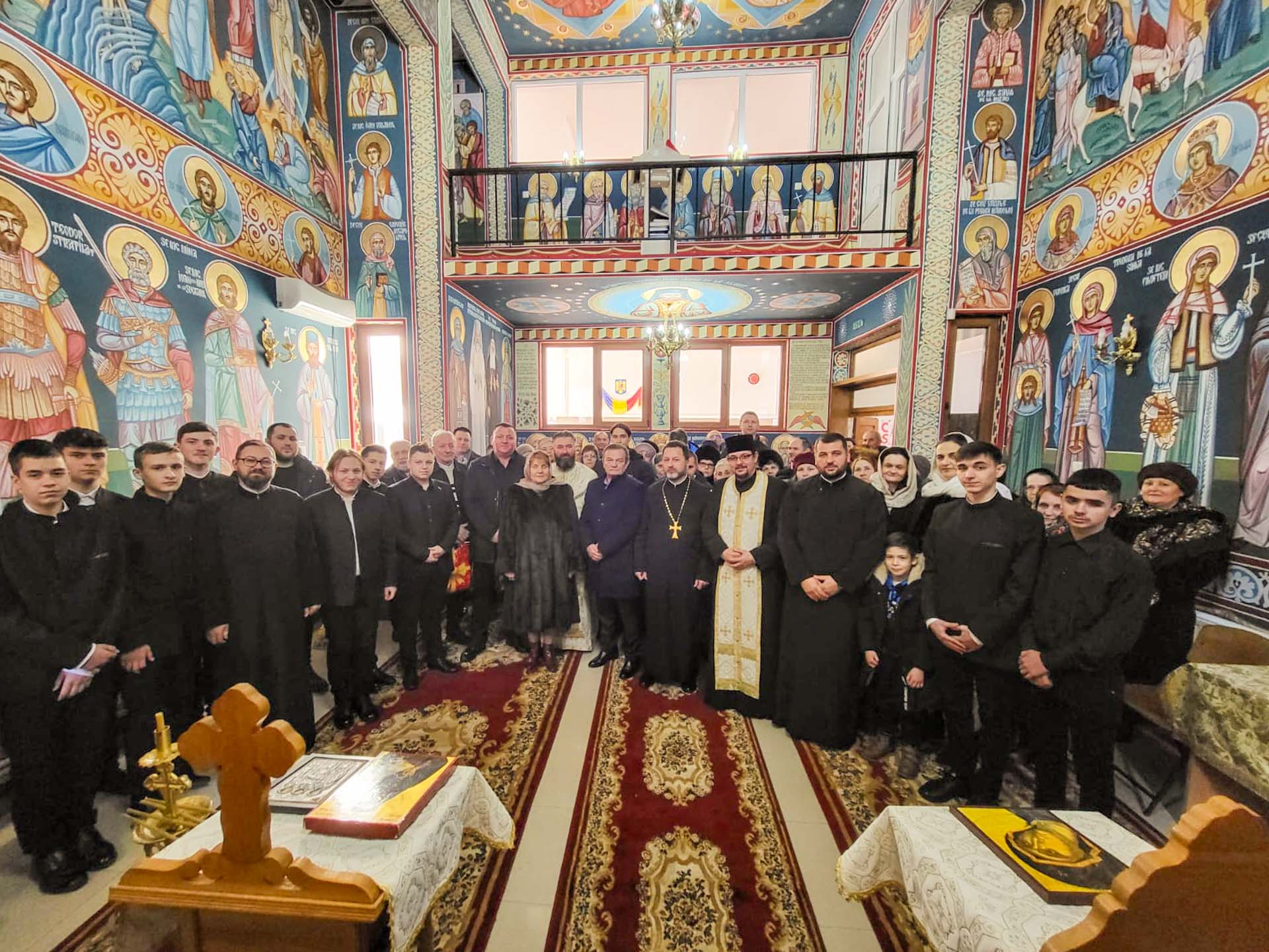 Sfinții Trei Ierarhi, ocrotitorii învățământului teologic, cinstiți la Seminarul din Dorohoi