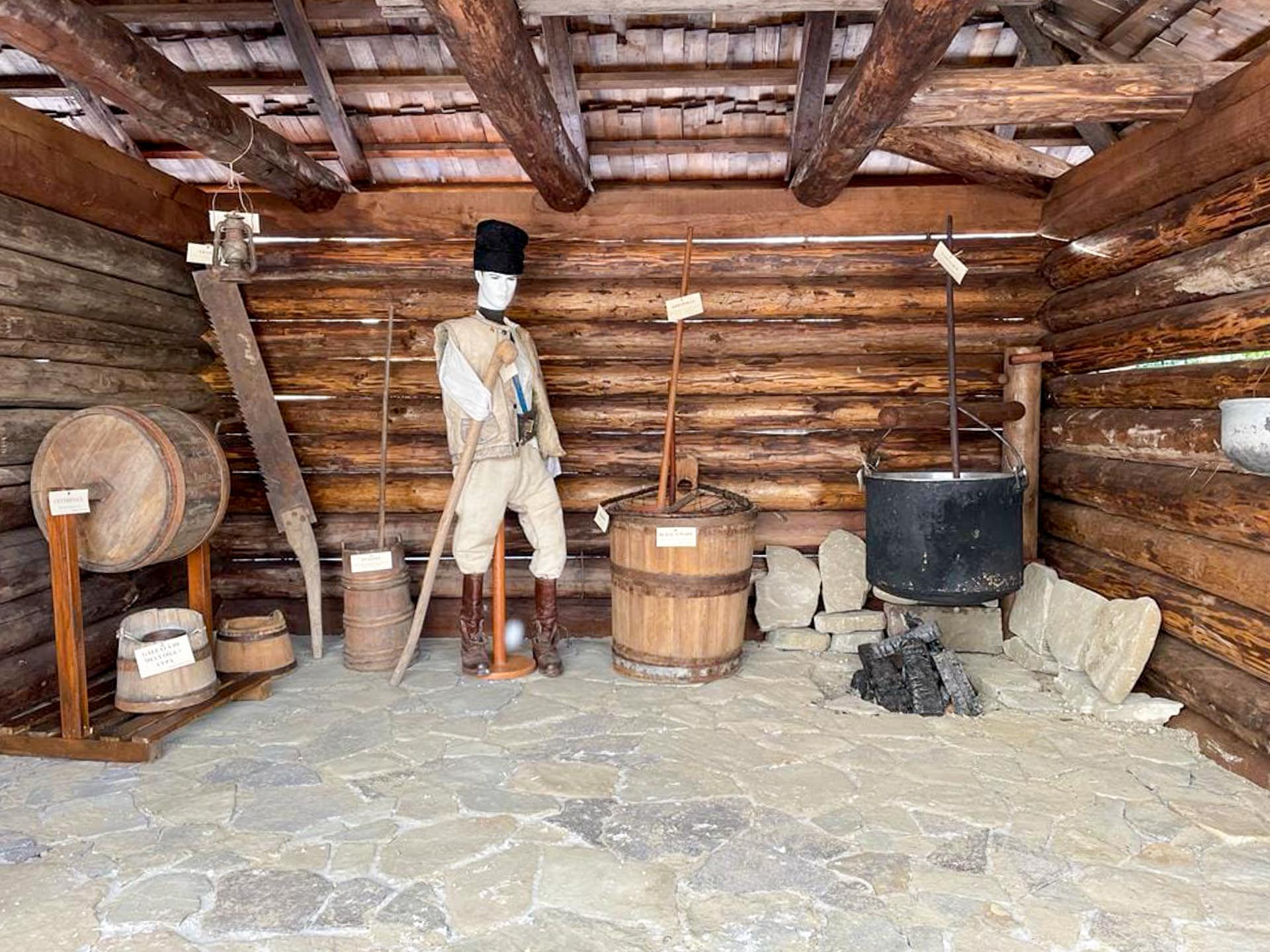 Slujire arhiereasca în Parohia „Sfântul Ierarh Nicolae” - Pipirig II