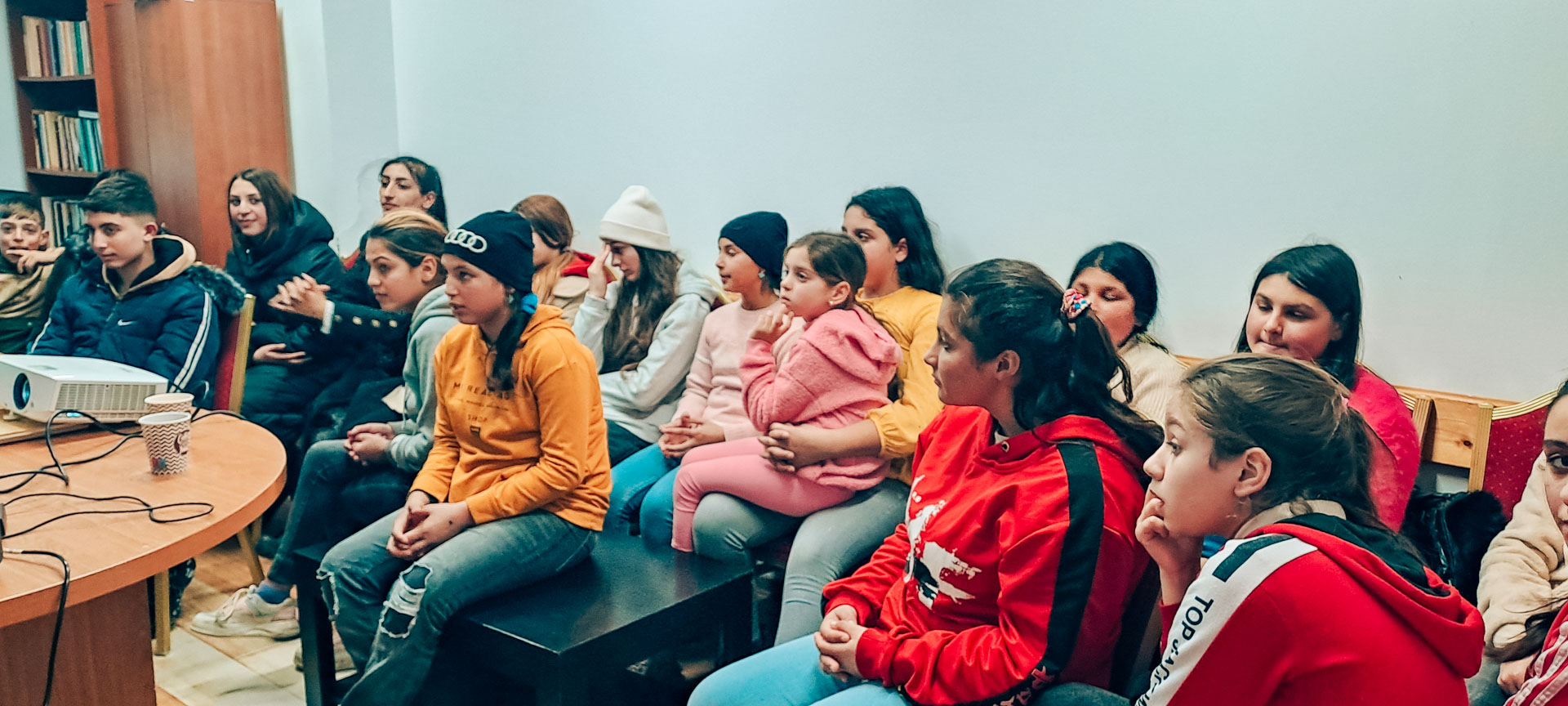 tinerii Departamentului Minorități