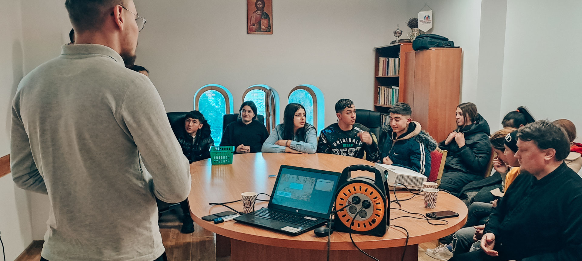 tinerii Departamentului Minorități