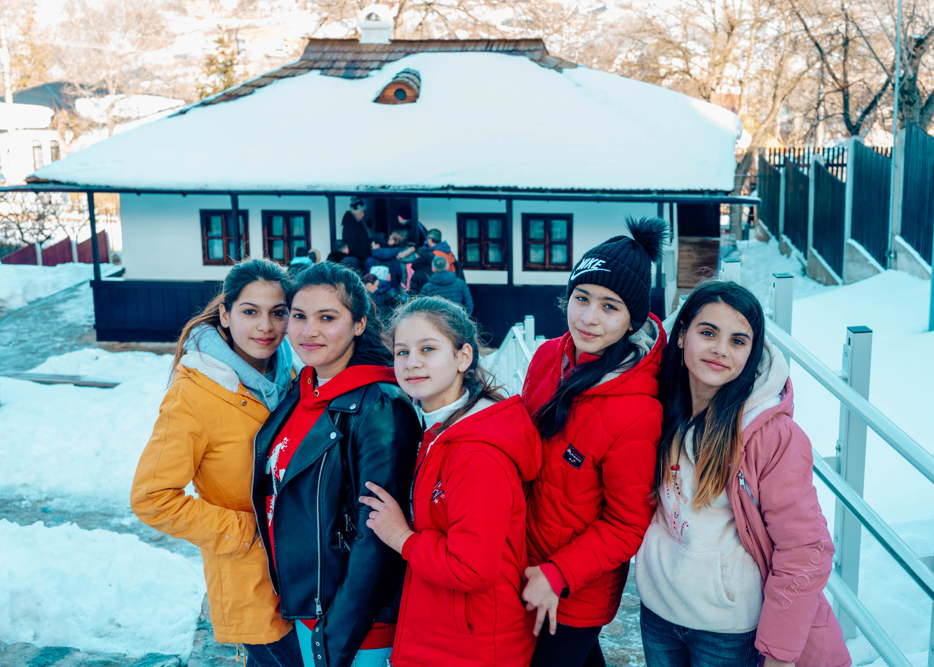 tinerii Departamentului Minorități