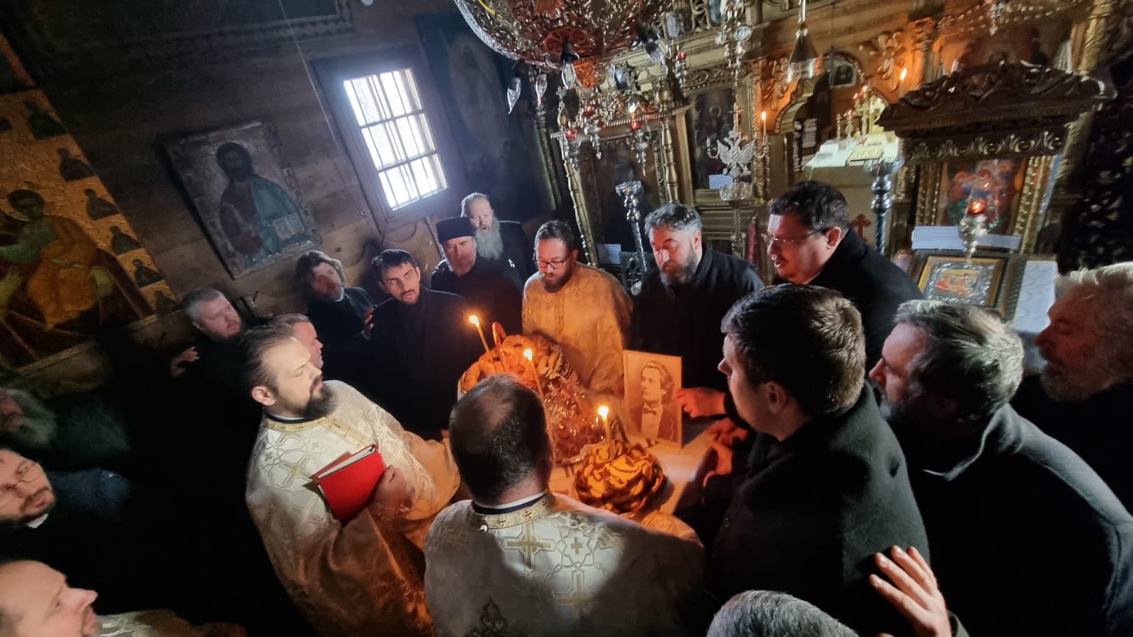 Ziua Poetului național Mihai Eminescu, prilej de comuniune prin credință și cultură în cadrul sedinței lunare a Protopopiatului Dorohoi