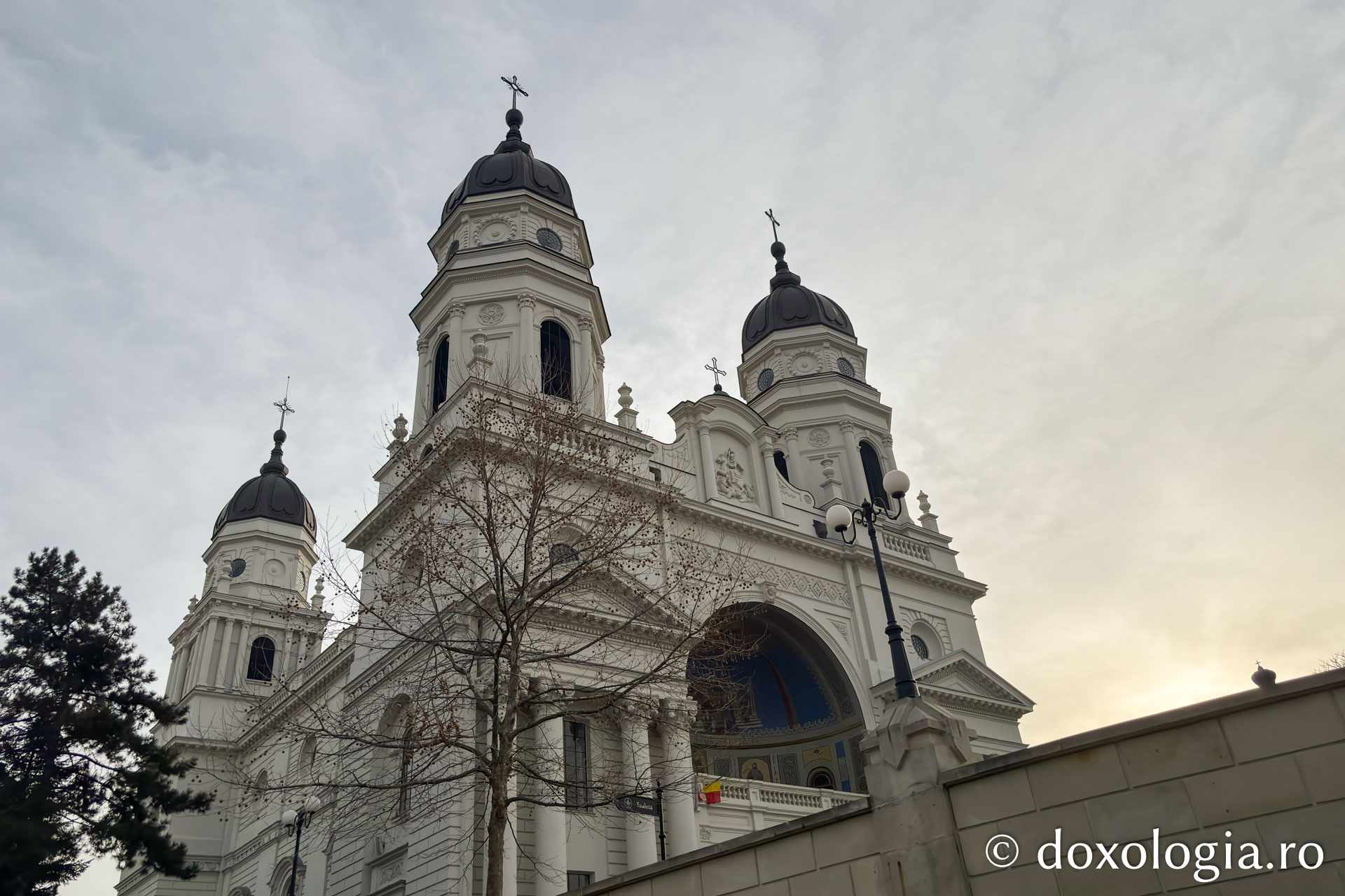 Părintele Mitropolit Teofan a slujit la Catedrala Mitropolitană din Iași