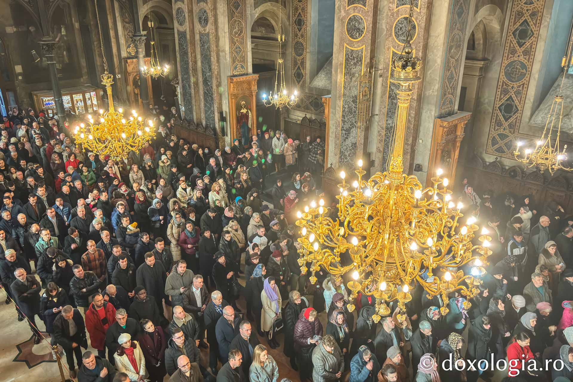 Părintele Mitropolit Teofan a slujit la Catedrala Mitropolitană din Iași