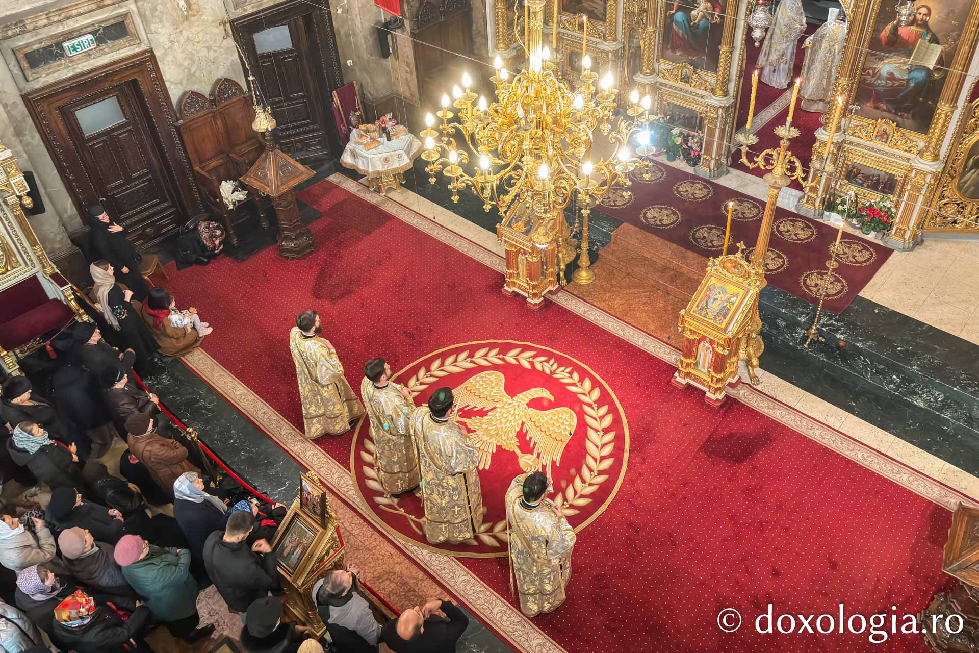 Părintele Mitropolit Teofan a slujit la Catedrala Mitropolitană din Iași