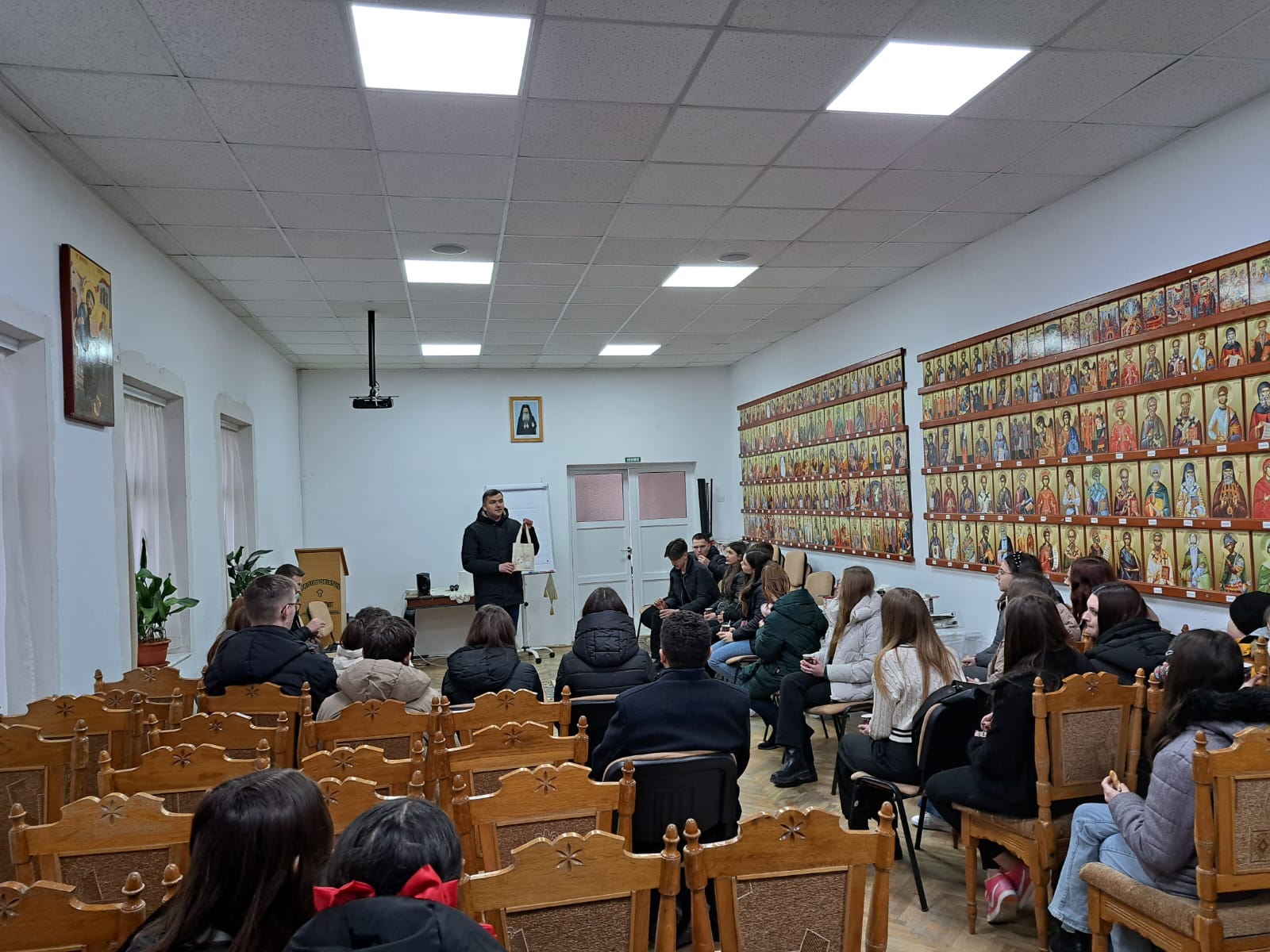 tinerii ATOR Hârlău, conferință tineri