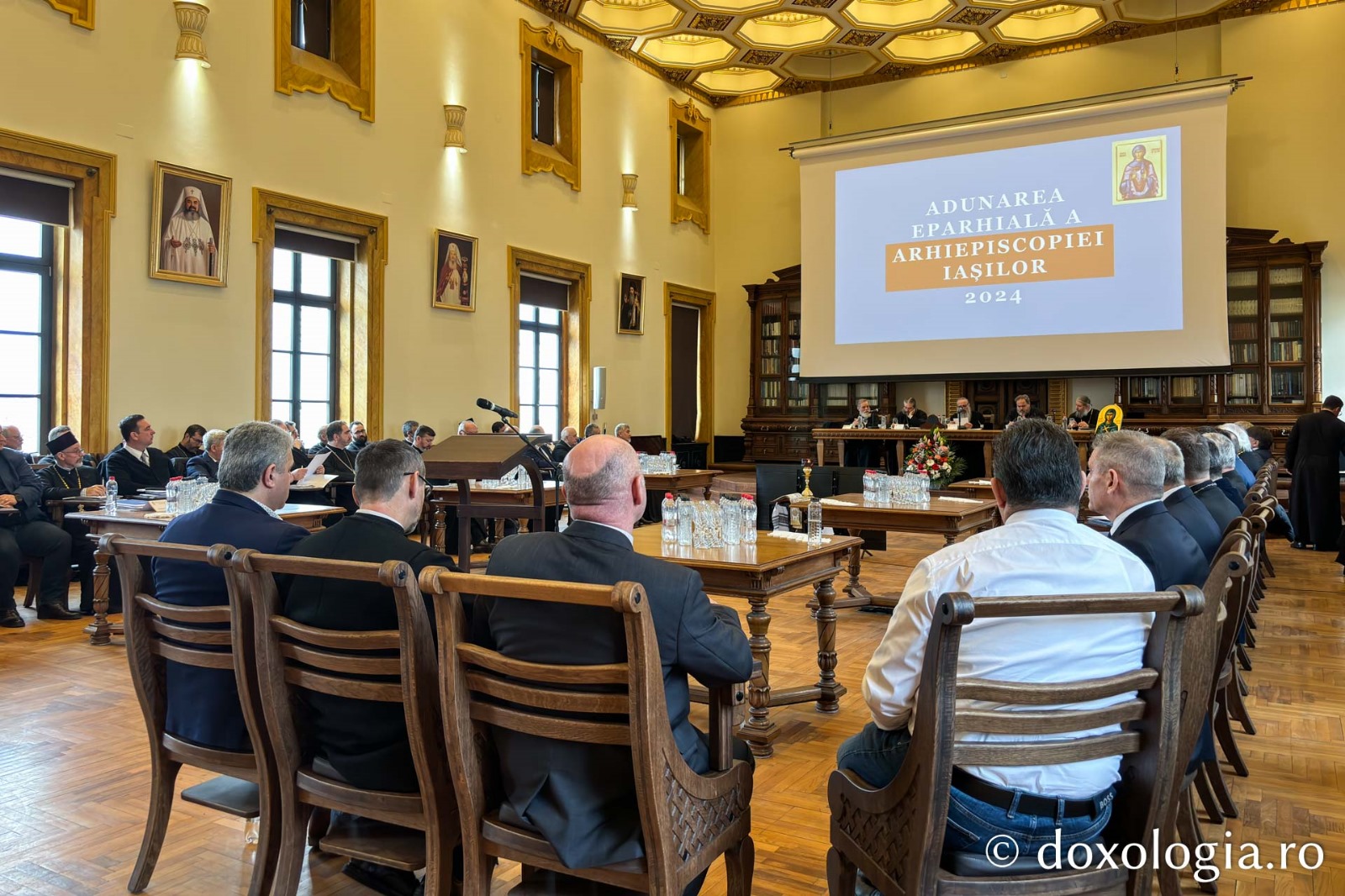 Membrii Adunării Eparhiale a Arhiepiscopiei Iașilor