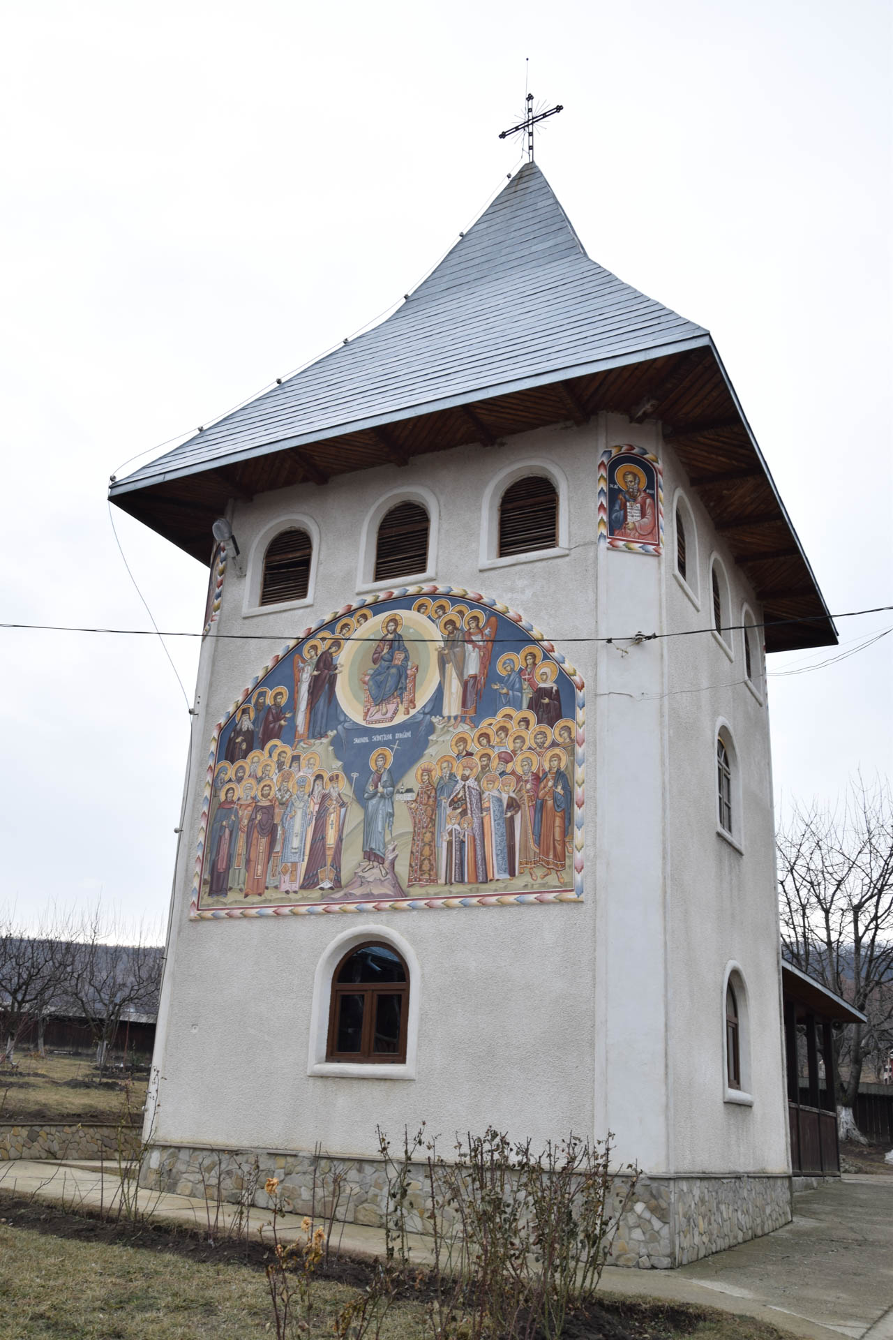 Liturghie arhierească la schitul cu șapte viețuitori