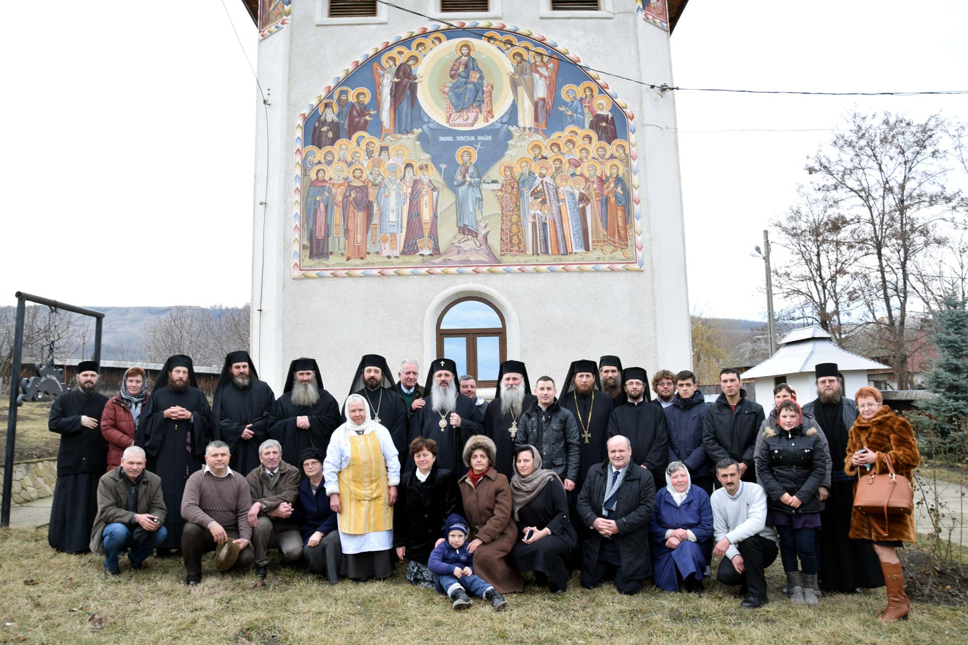 Liturghie arhierească la schitul cu șapte viețuitori