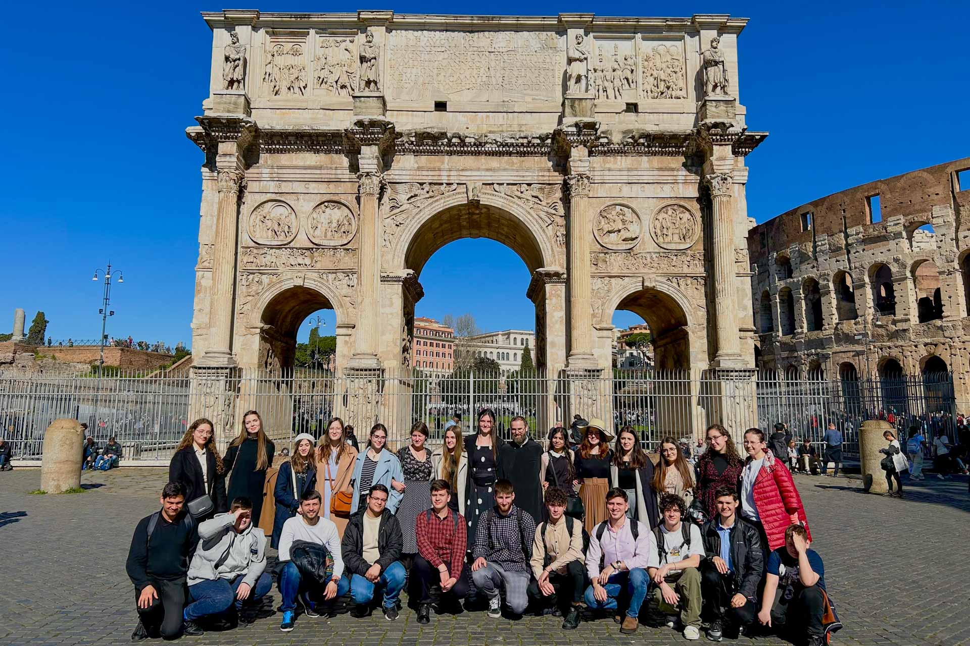 grup de pelerini la Roma