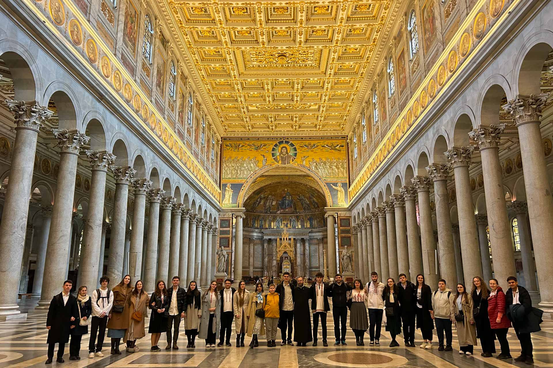 grup de pelerini la Roma