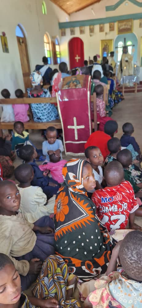 În mijlocul credincioșilor din satele Ilalasimba, Ibogo și Magubike