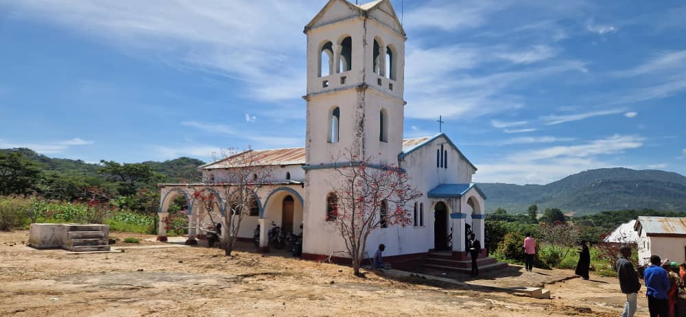 În mijlocul credincioșilor din satele Ilalasimba, Ibogo și Magubike