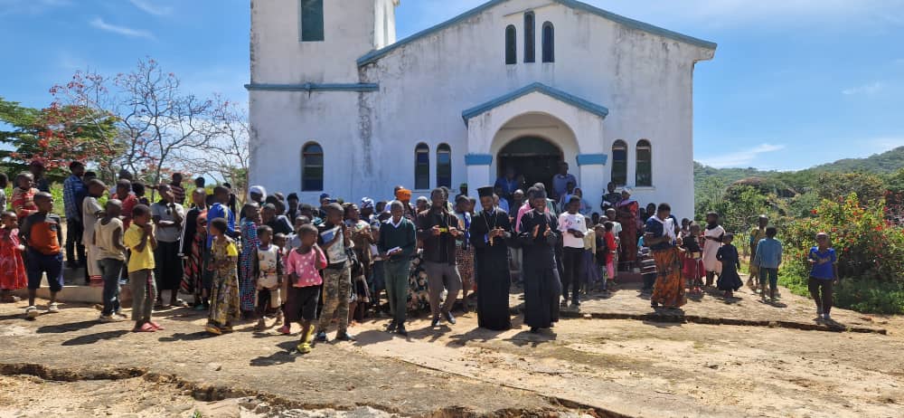 În mijlocul credincioșilor din satele Ilalasimba, Ibogo și Magubike