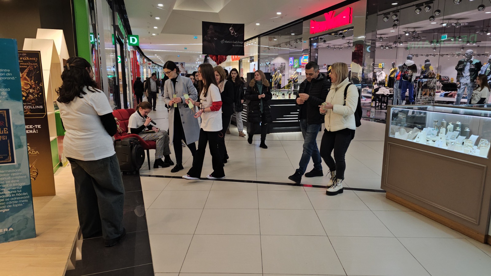 elevi la librărie, Ziua Națională a Lecturii