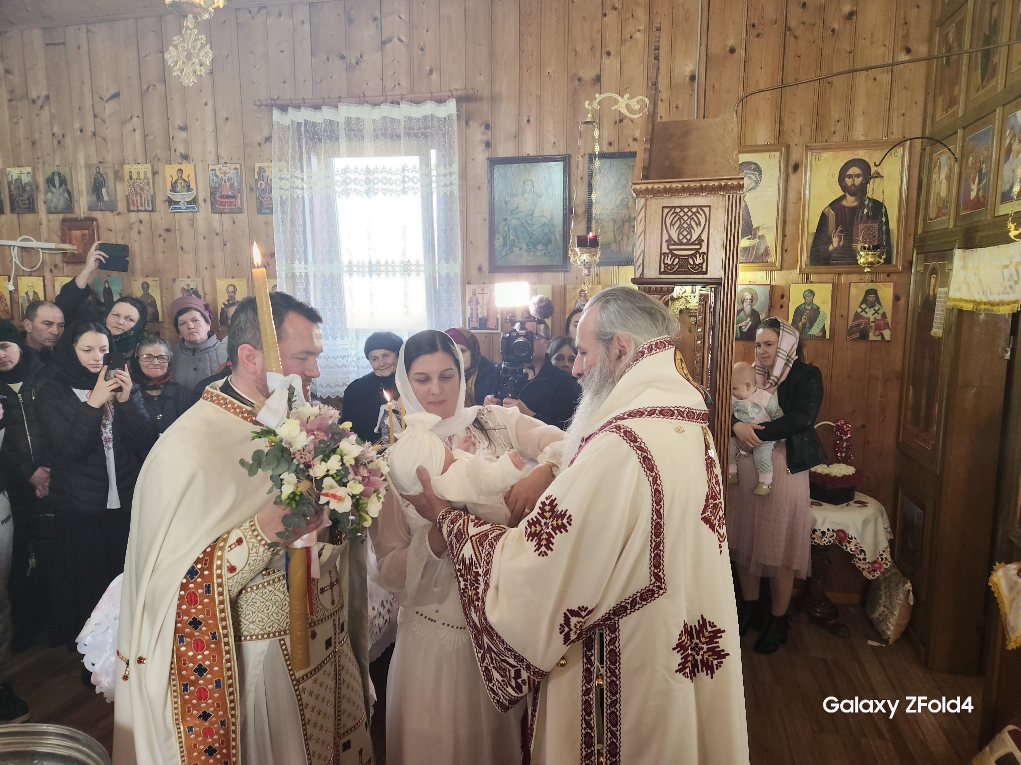 IPS Teofan botează un copil