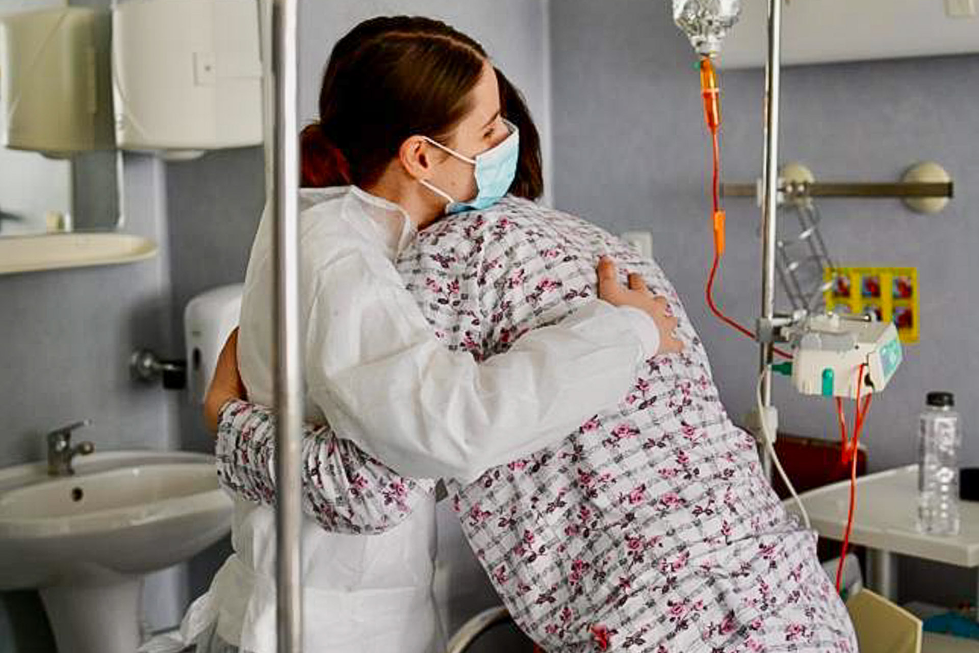 „Flori pentru mămici” – activitate a  Asociației „Studenți pentru Viață” Iași