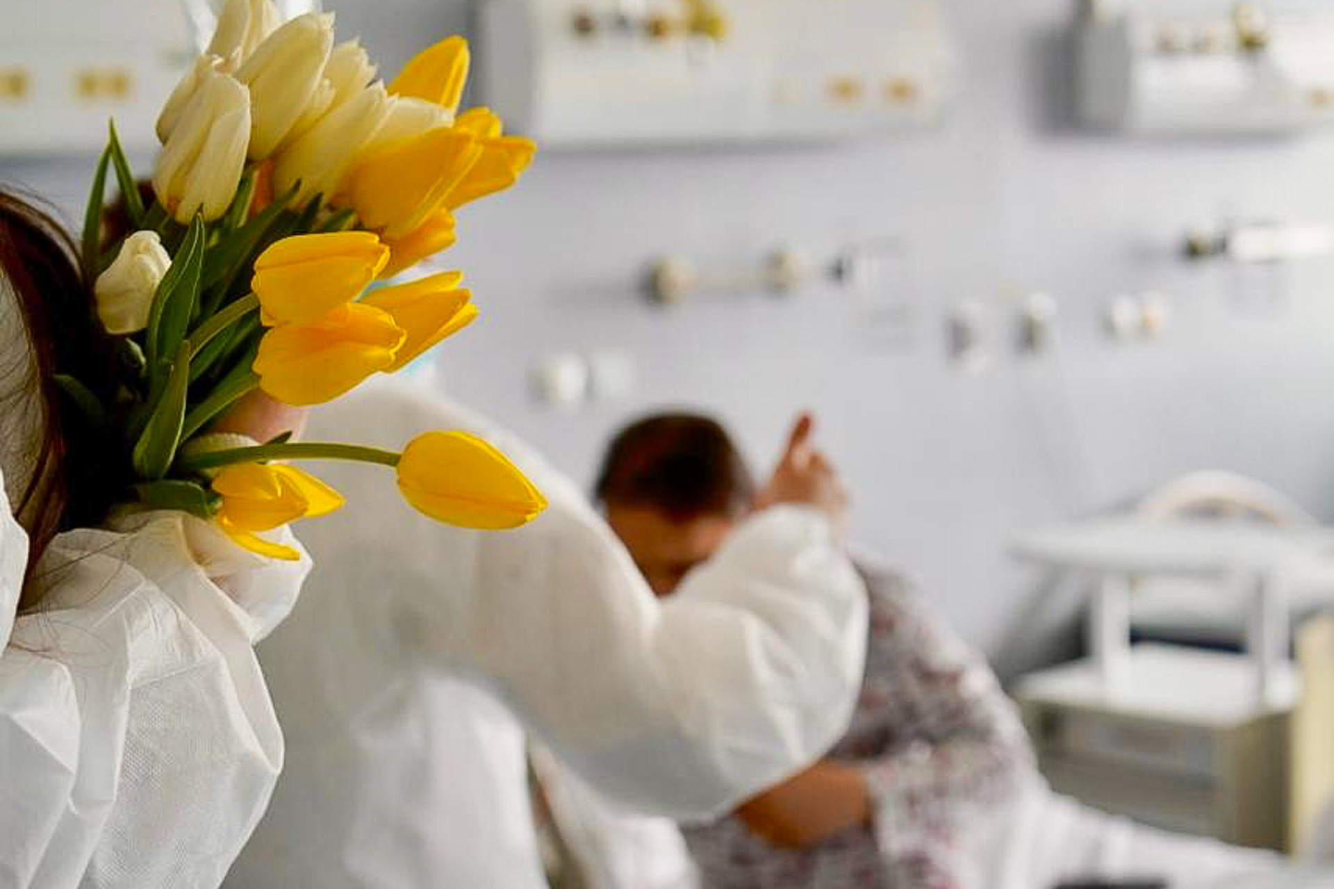 „Flori pentru mămici” – activitate a  Asociației „Studenți pentru Viață” Iași