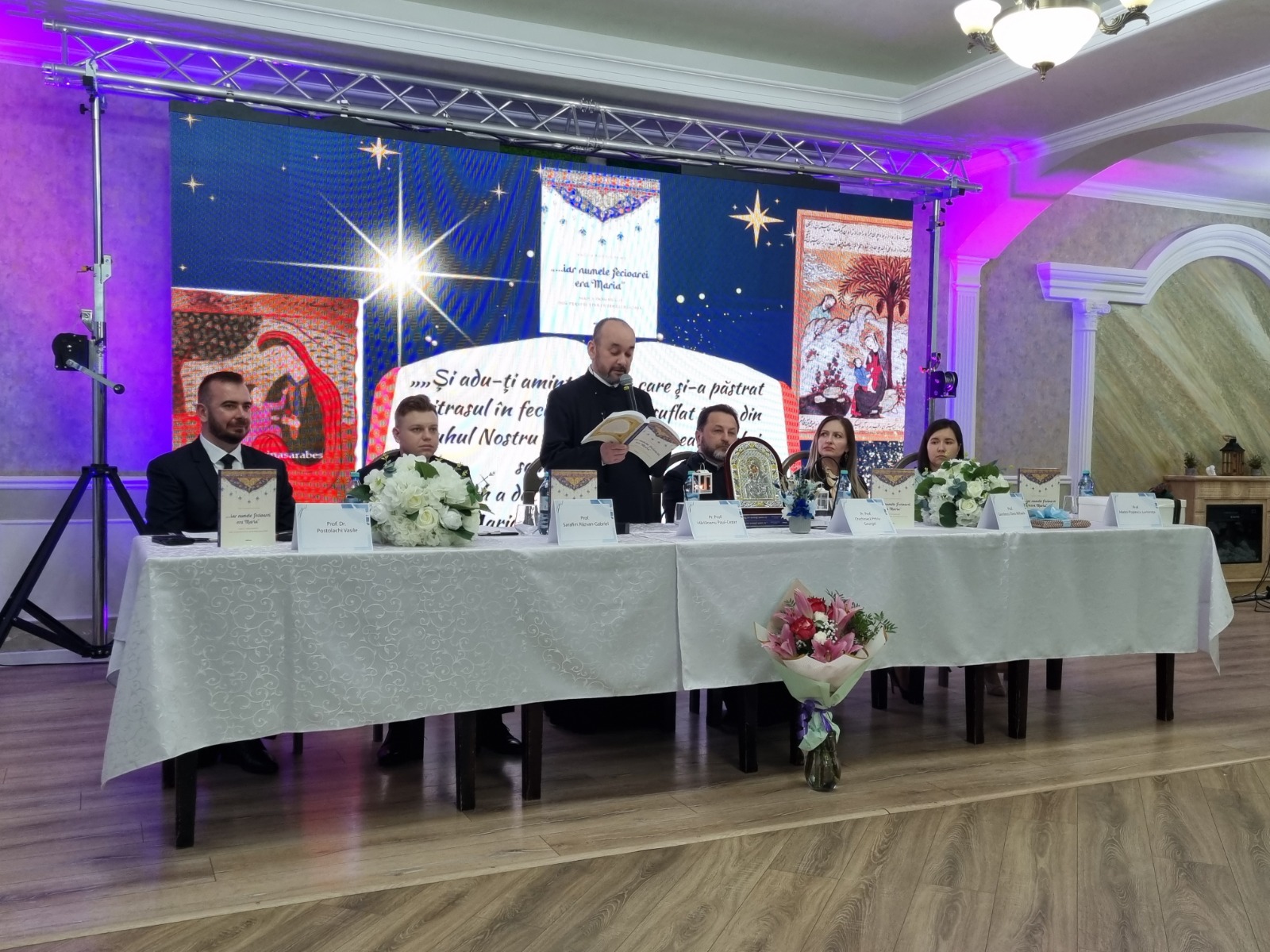 lansare carte Maica Domnului