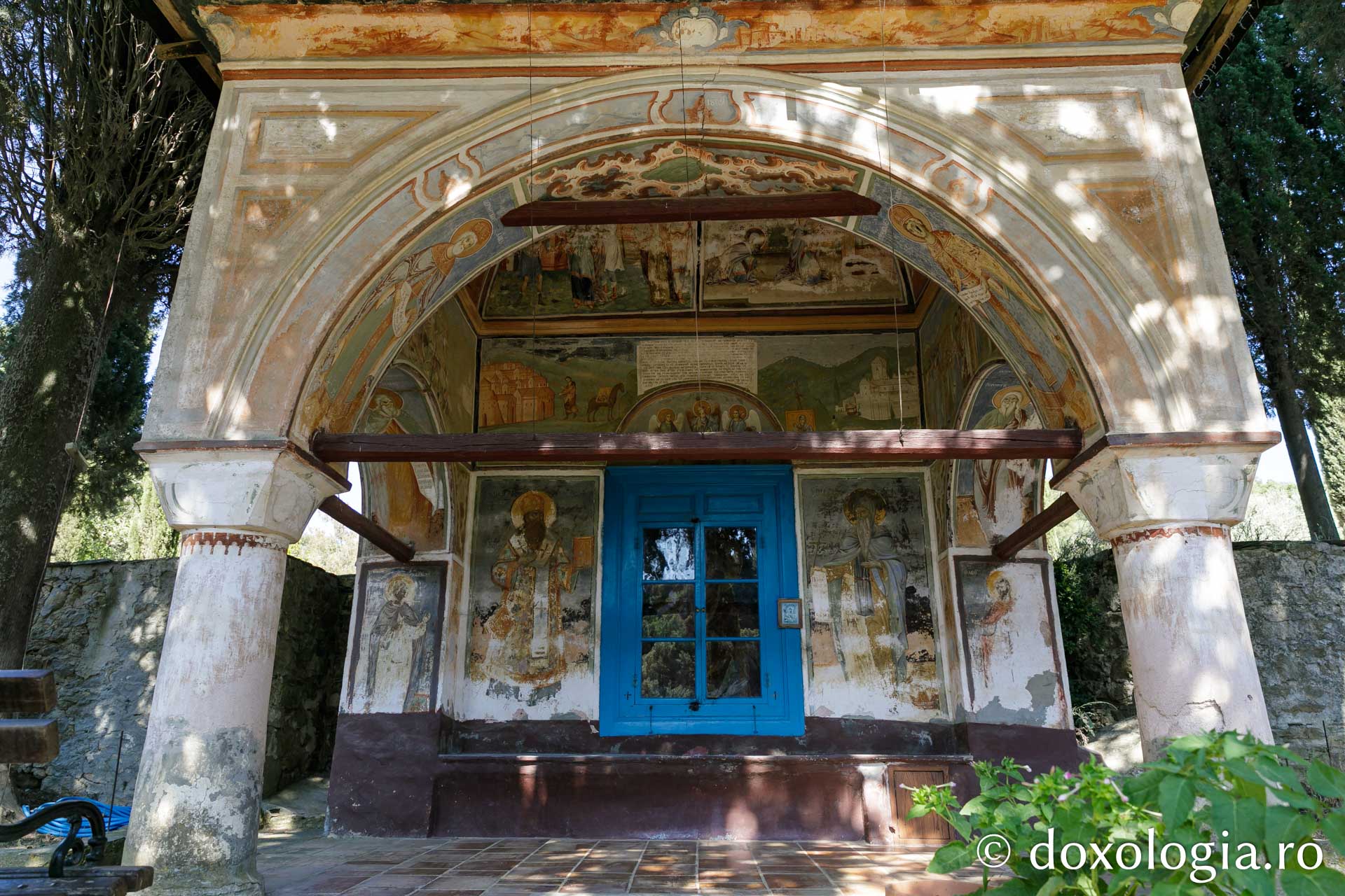 Proschinitarul Icoanei Maicii Domnului Trihirusa de la Mănăstirea Hilandar