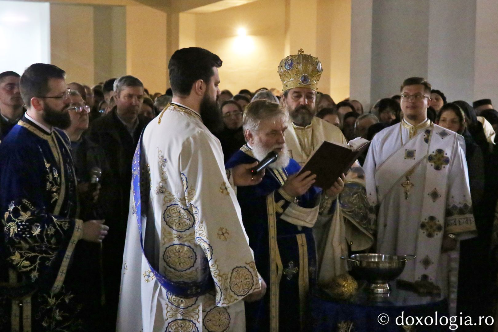 „În această zi, fericirea Maicii Domnului este și nouă pusă la inimă”