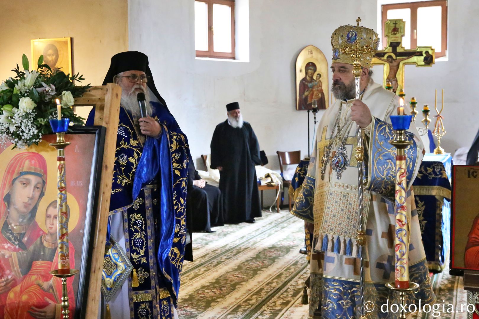 PS Nichifor Botoșăneanul și starețul Ghedeon Huțanașu la Mănăstirea Sihăstria Voronei