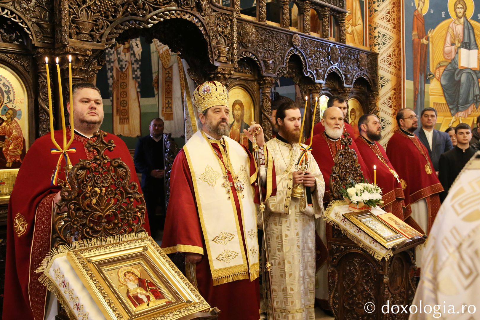PS Nichifor Botoșăneanul, Episcop-vicar al Arhiepiscopiei Iașilor, la Parohia Vlădiceni din județul Neamț / Foto: Flavius Popa PS Nichifor Botoșăneanul, Episcop-vicar al Arhiepiscopiei Iașilor, la Parohia Vlădiceni din județul Neamț