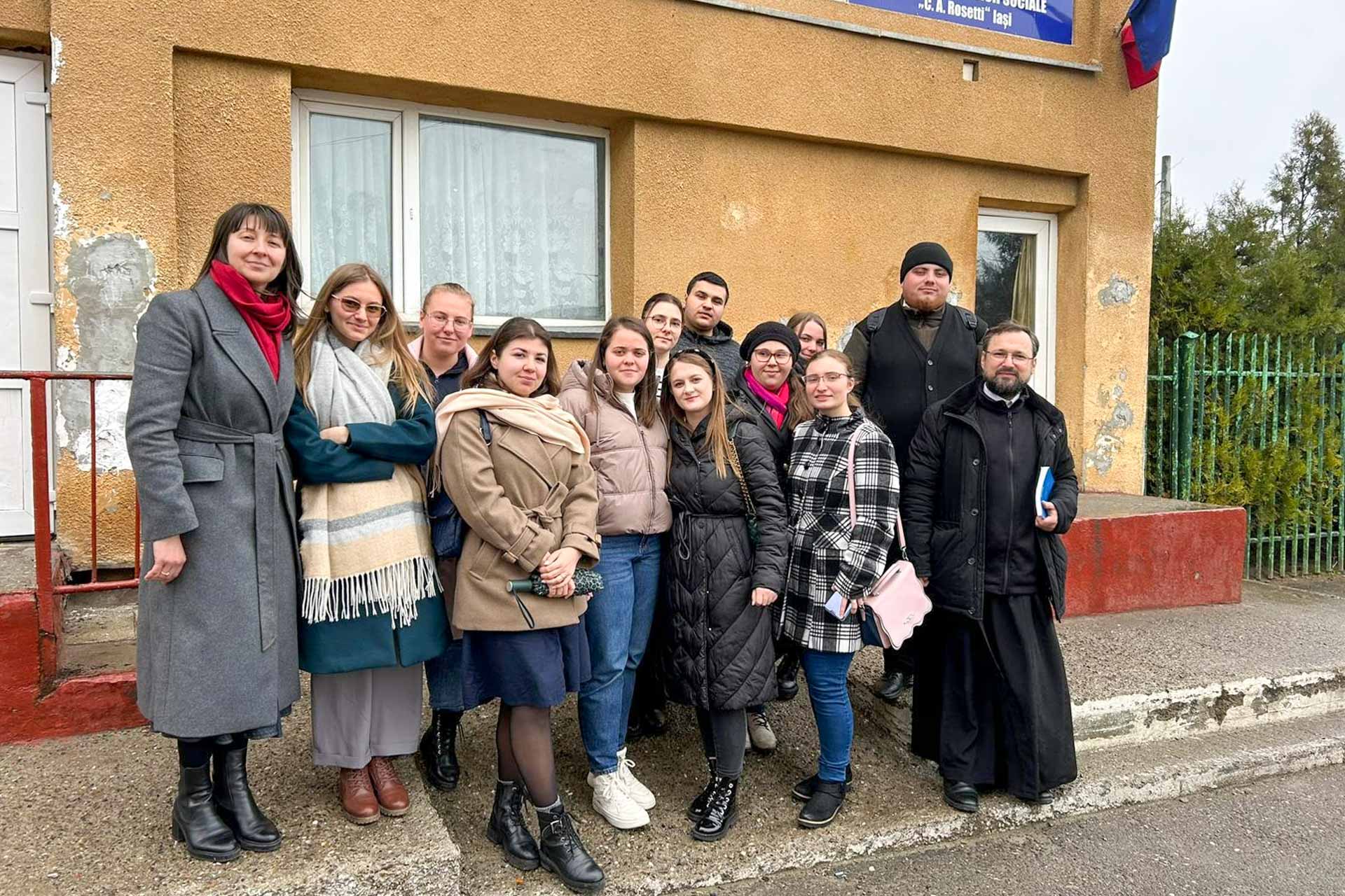 Studenţii Facultății de Teologie din Iași, specializarea Asistență Socială, au marcat Ziua mondială a Asistenței Sociale Studenţii teologi asistenţi sociali din Iași au marcat Ziua mondială a Asistenței Sociale