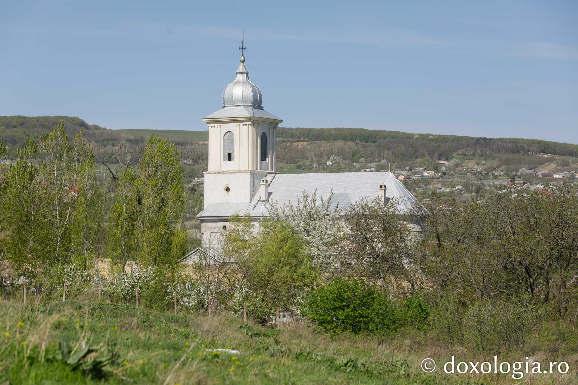 Biserica „Adormirea Maicii Domnului”, Feredeni / Foto: pr. Silviu Cluci Biserica Adormirea Maicii Domnului, Feredeni