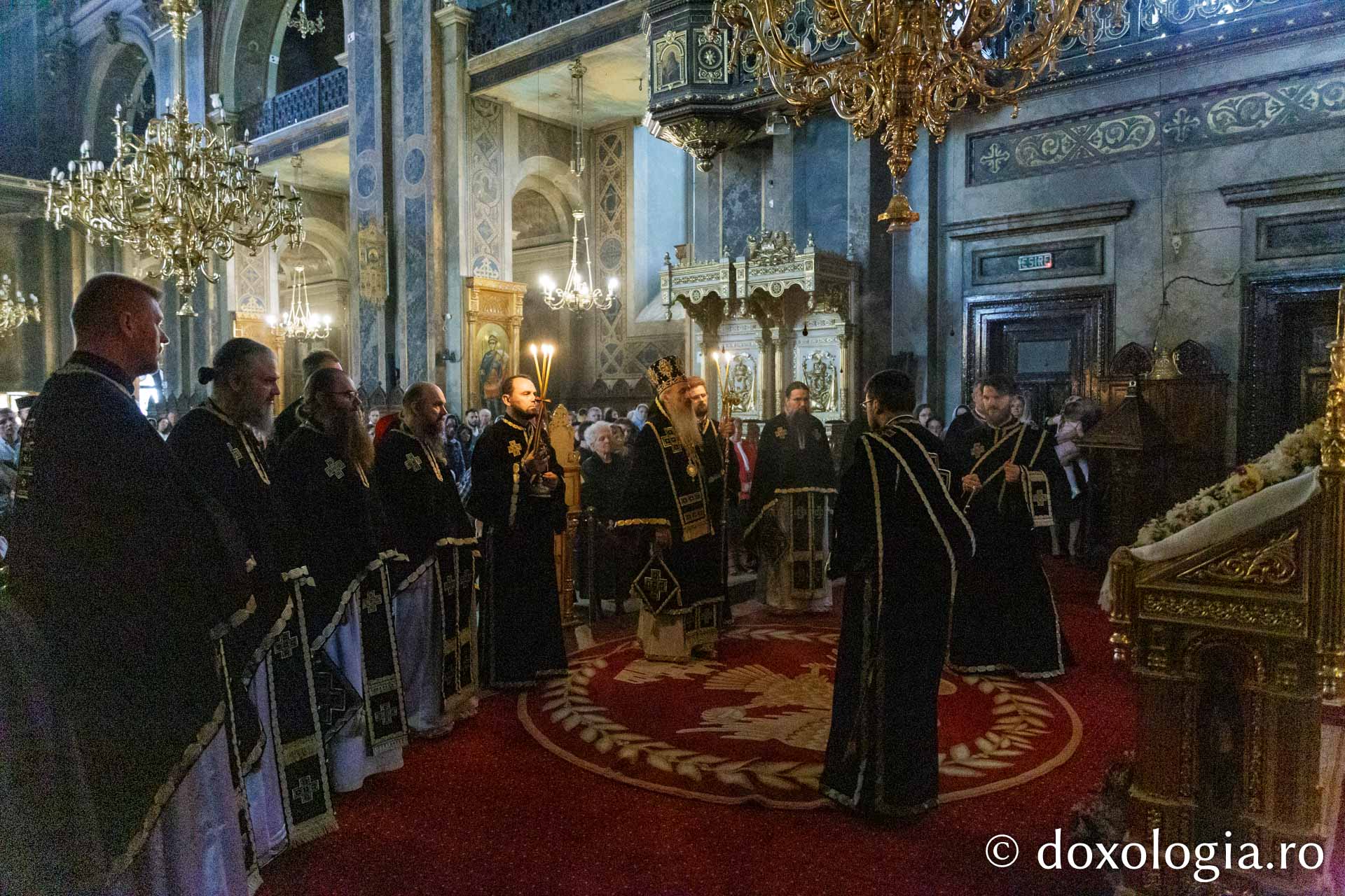 La înjumătățirea Postului IPS Teofan a săvârșit Liturghia Darurilor la Catedrala Mitropolitană din Iași