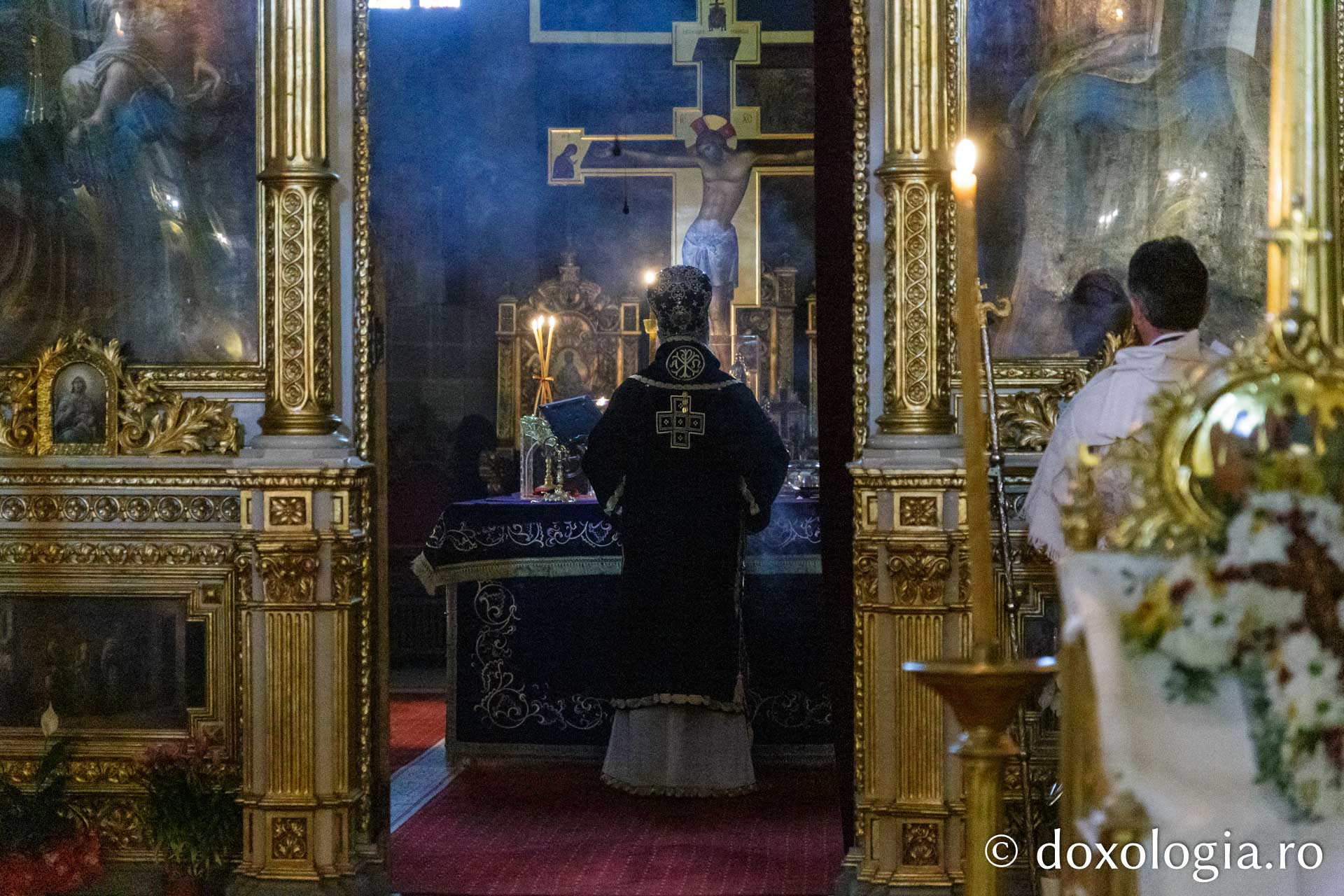 La înjumătățirea Postului IPS Teofan a săvârșit Liturghia Darurilor la Catedrala Mitropolitană din Iași