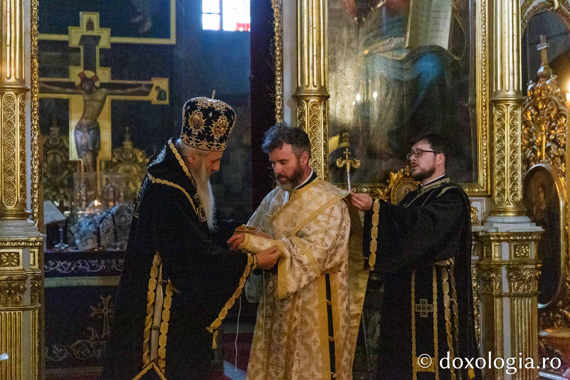 La înjumătățirea Postului IPS Teofan a săvârșit Liturghia Darurilor la Catedrala Mitropolitană din Iași